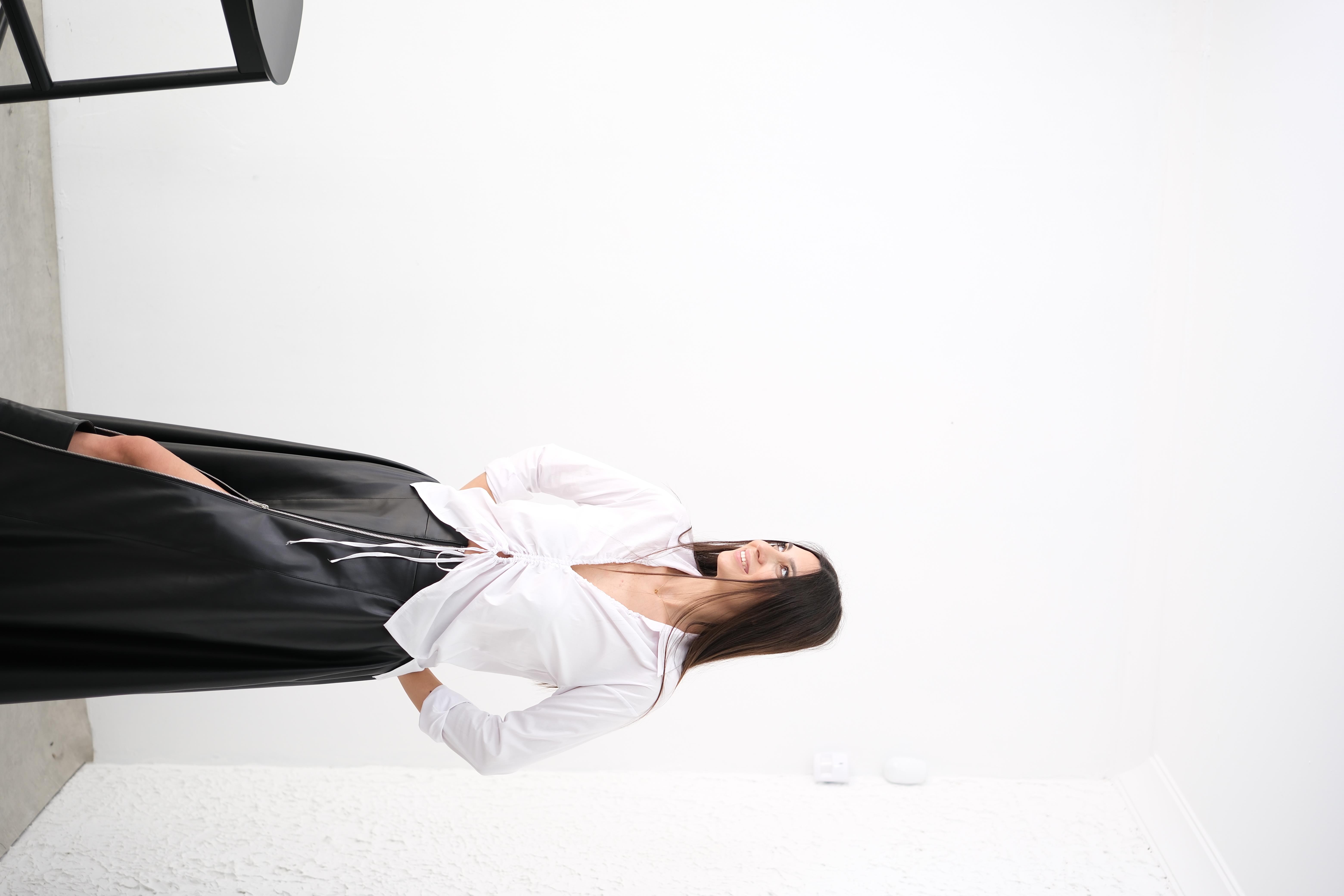 PHARMA ÖNDEN BÜZGÜLÜ BEYAZ BLUZ