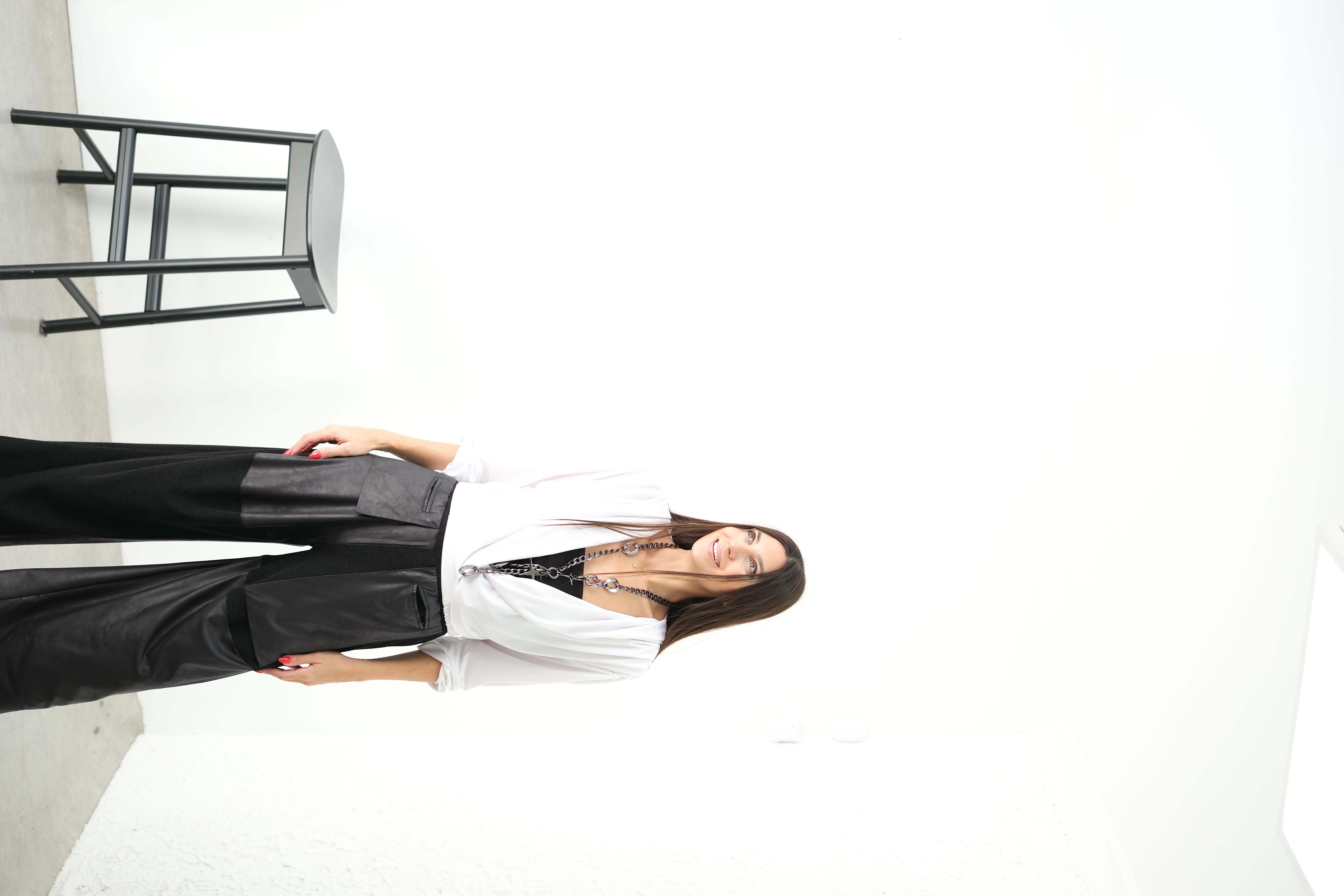 ROSA KAPÜŞONLU BEYAZ BLUZ