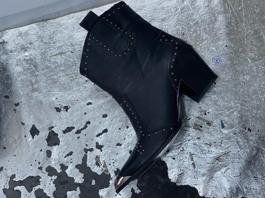 SETA SİYAH DERİ BOT