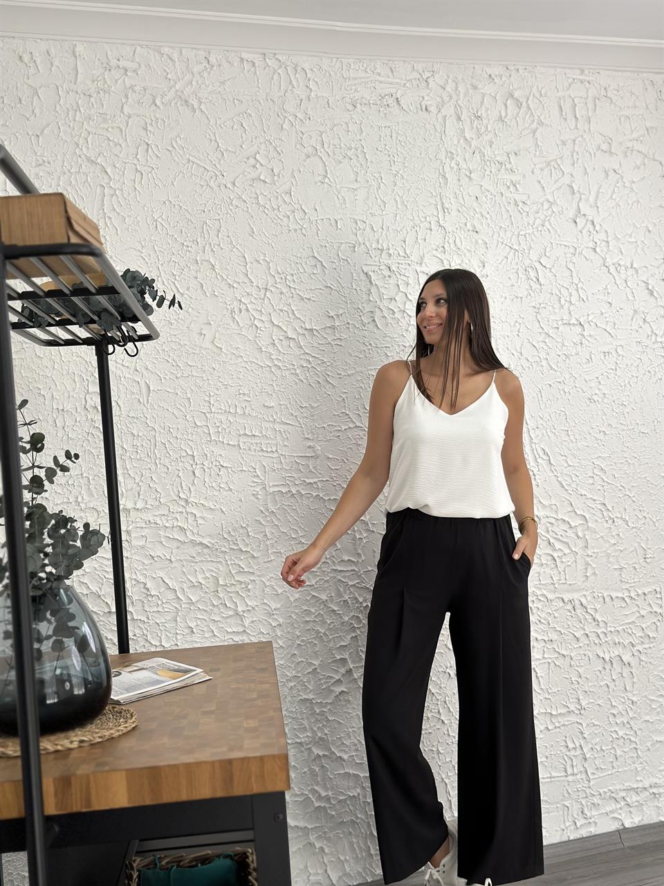 ŞİKAPO BEYAZ ASKILI BLUZ