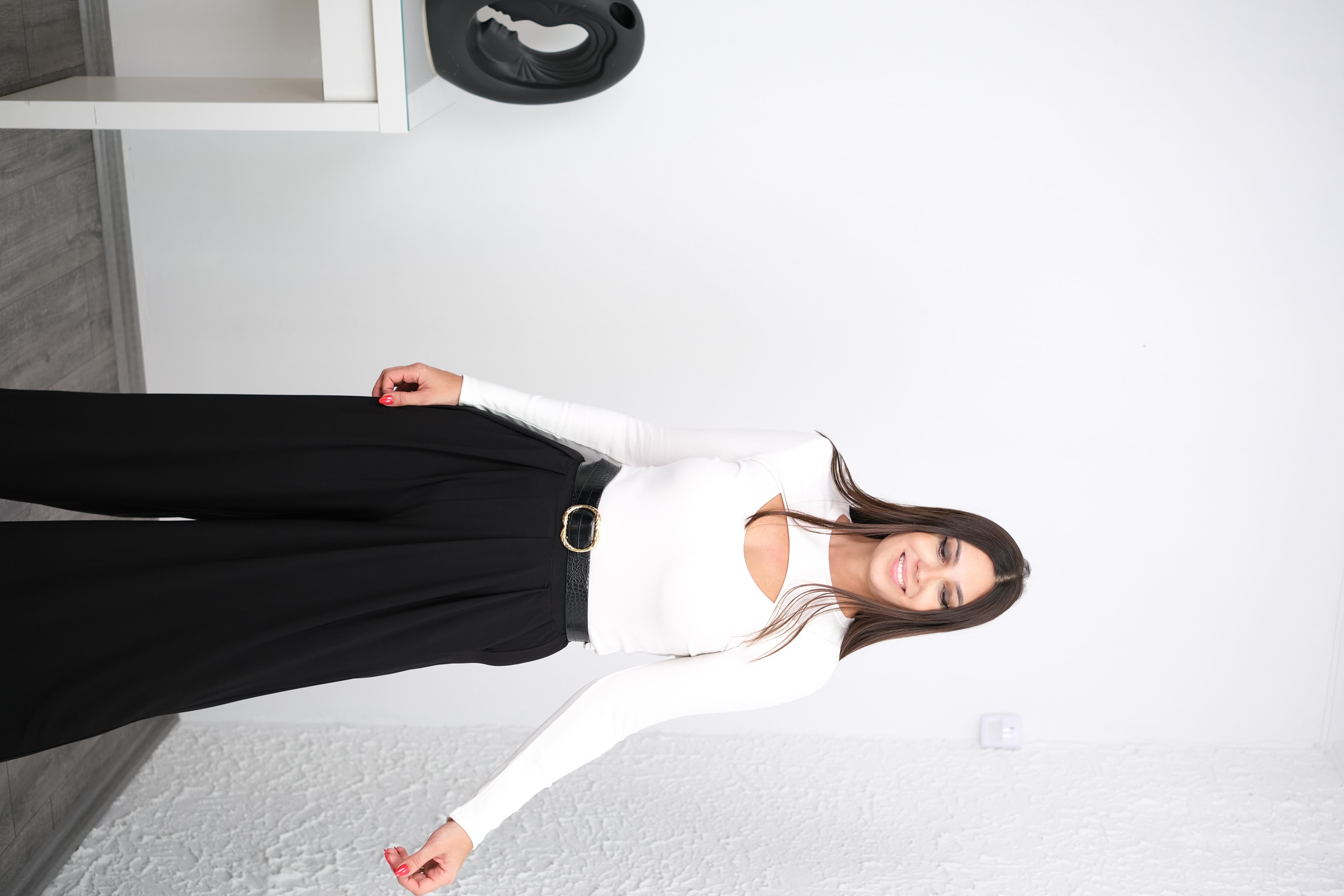 SOPE ÖN DETAYLI BEYAZ BLUZ