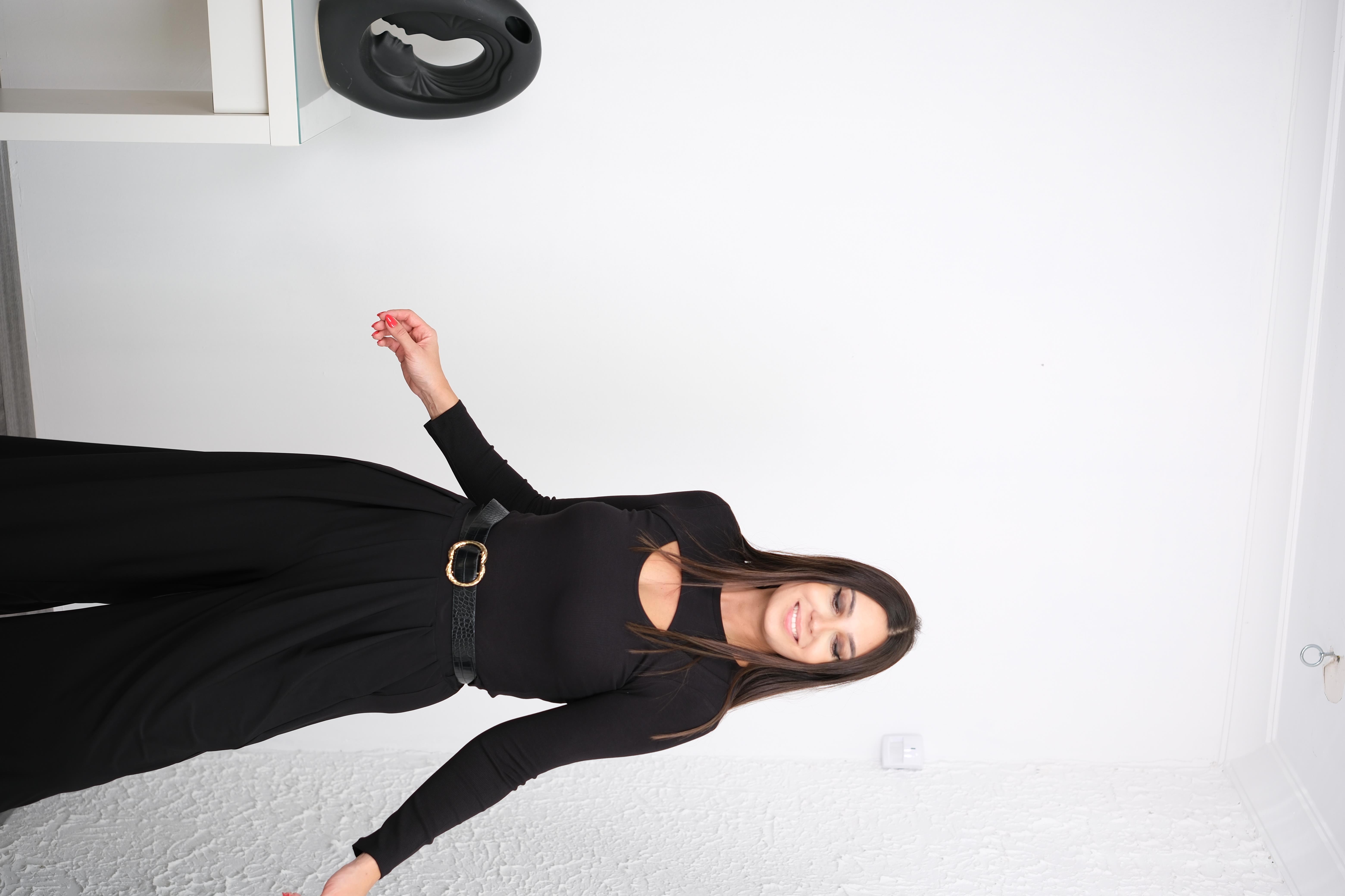 SOPE ÖN DETAYLI SİYAH BLUZ