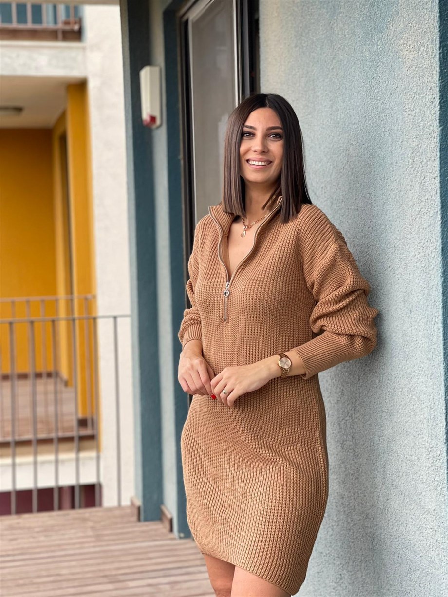 SORA KAHVE FERMUARLI TRİKO ELBİSE