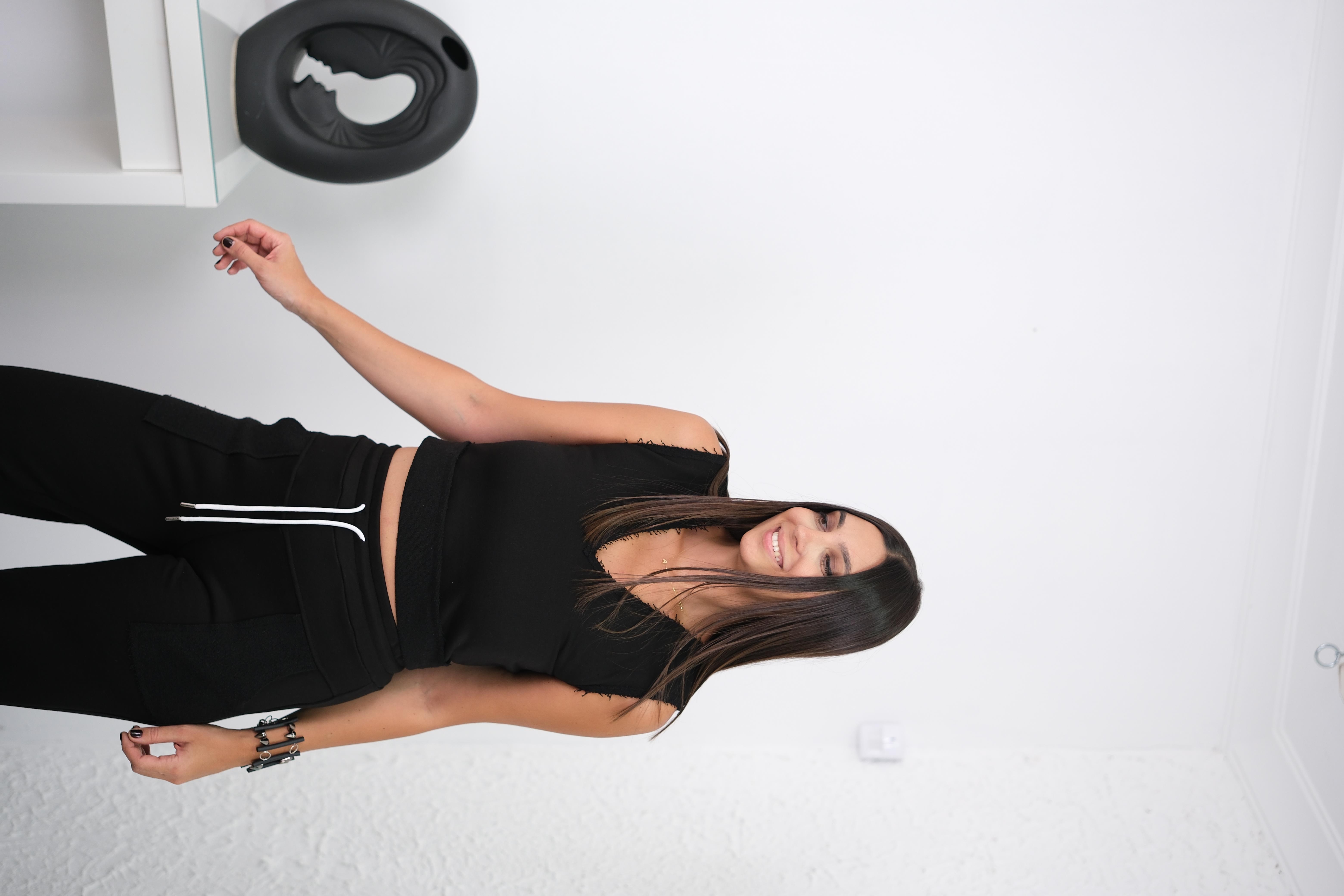 VİSTA V YAKA SİYAH BLUZ