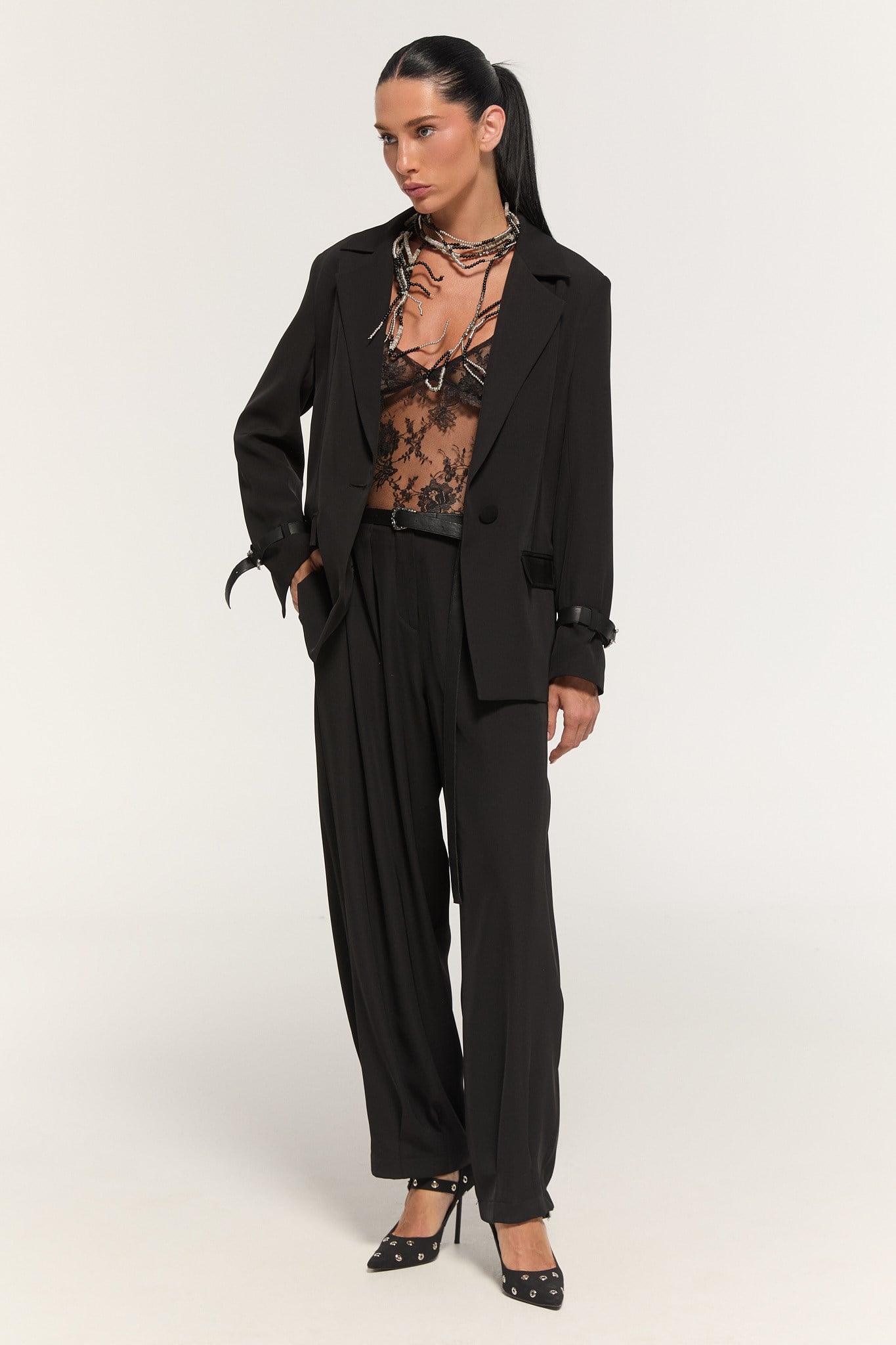 VOGUE KEMER DETAYLI SİYAH BLAZER