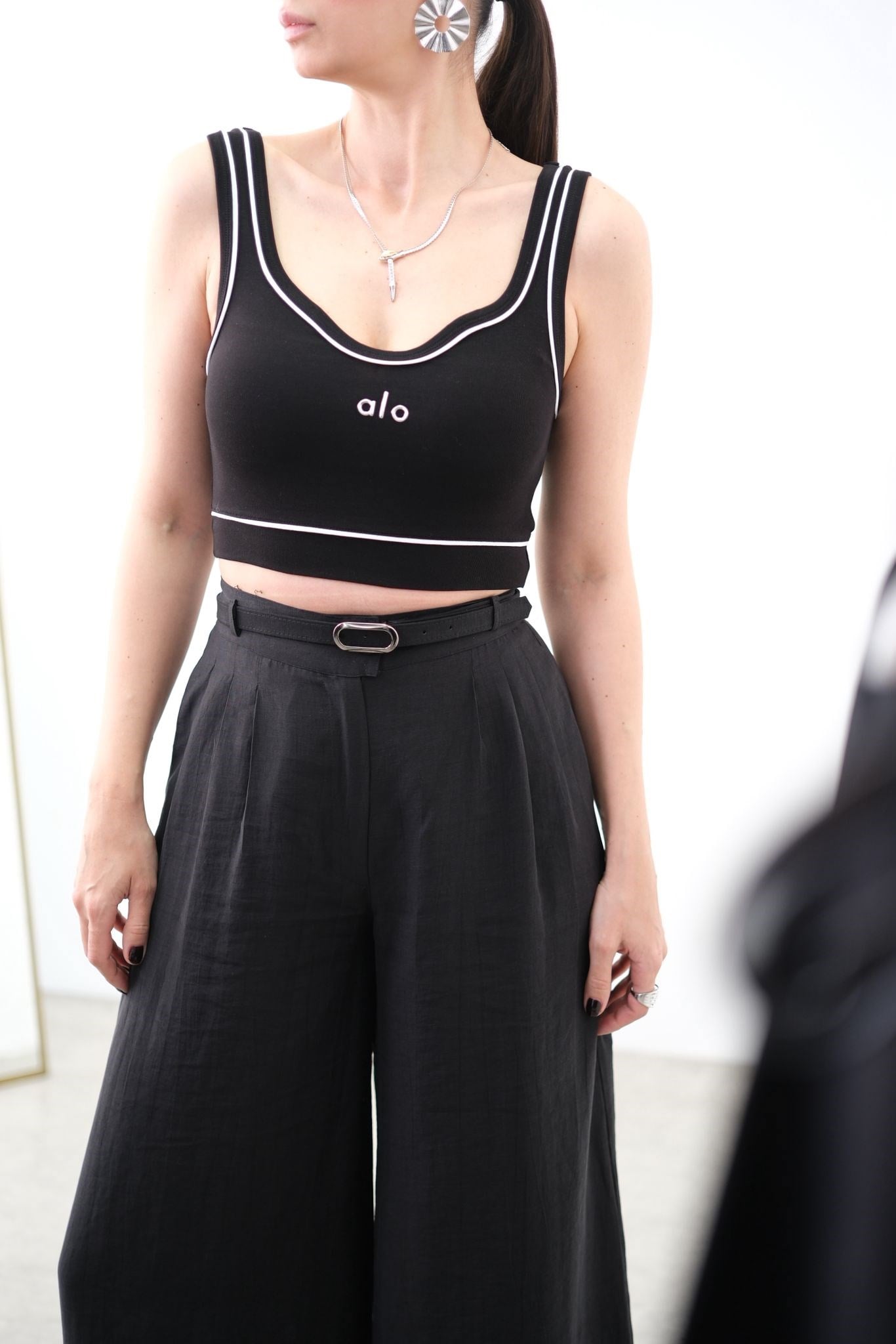 ALO NAKIŞLI SİYAH CROP