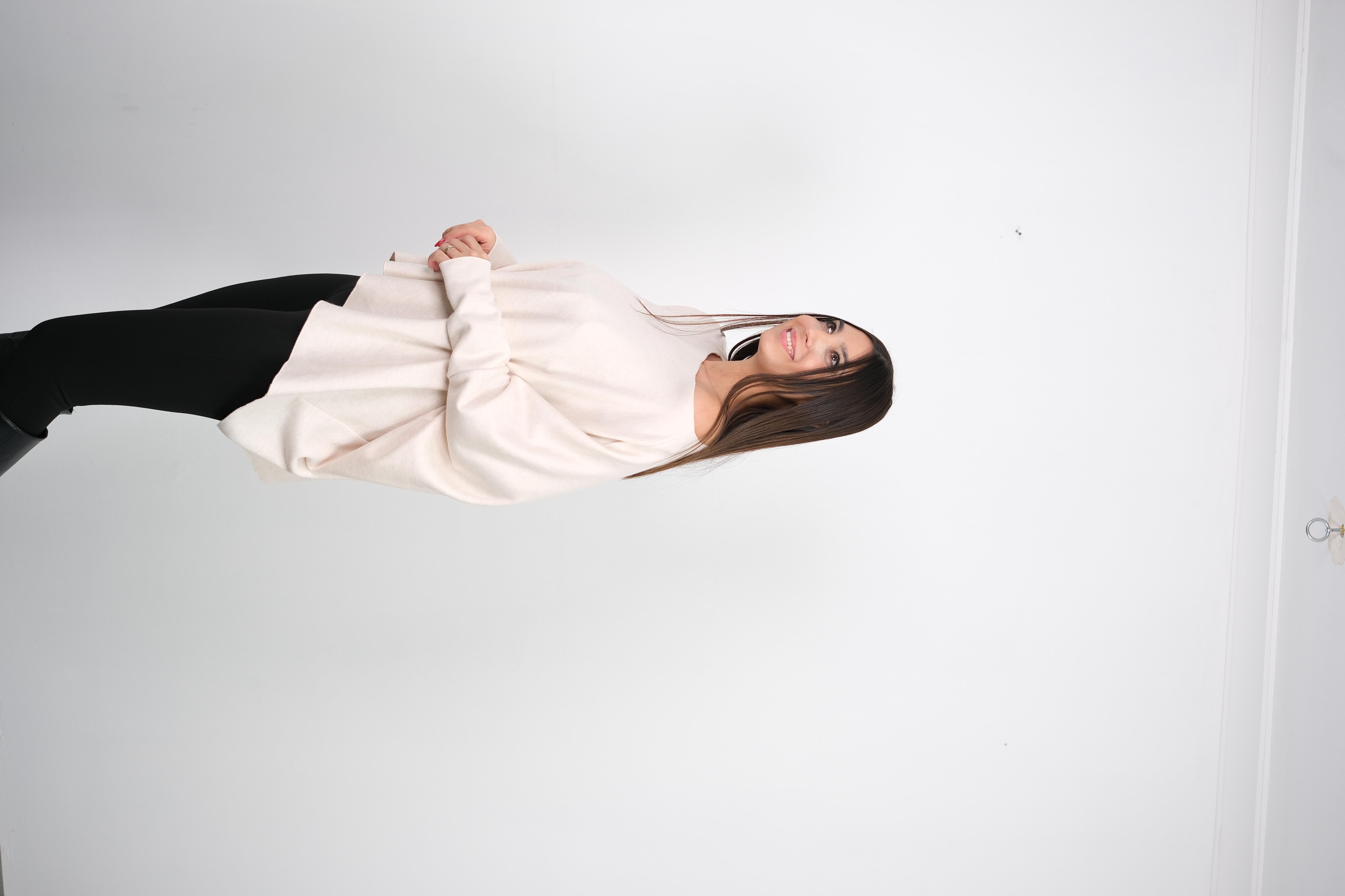 BARRİ KREM TASARIM BLUZ