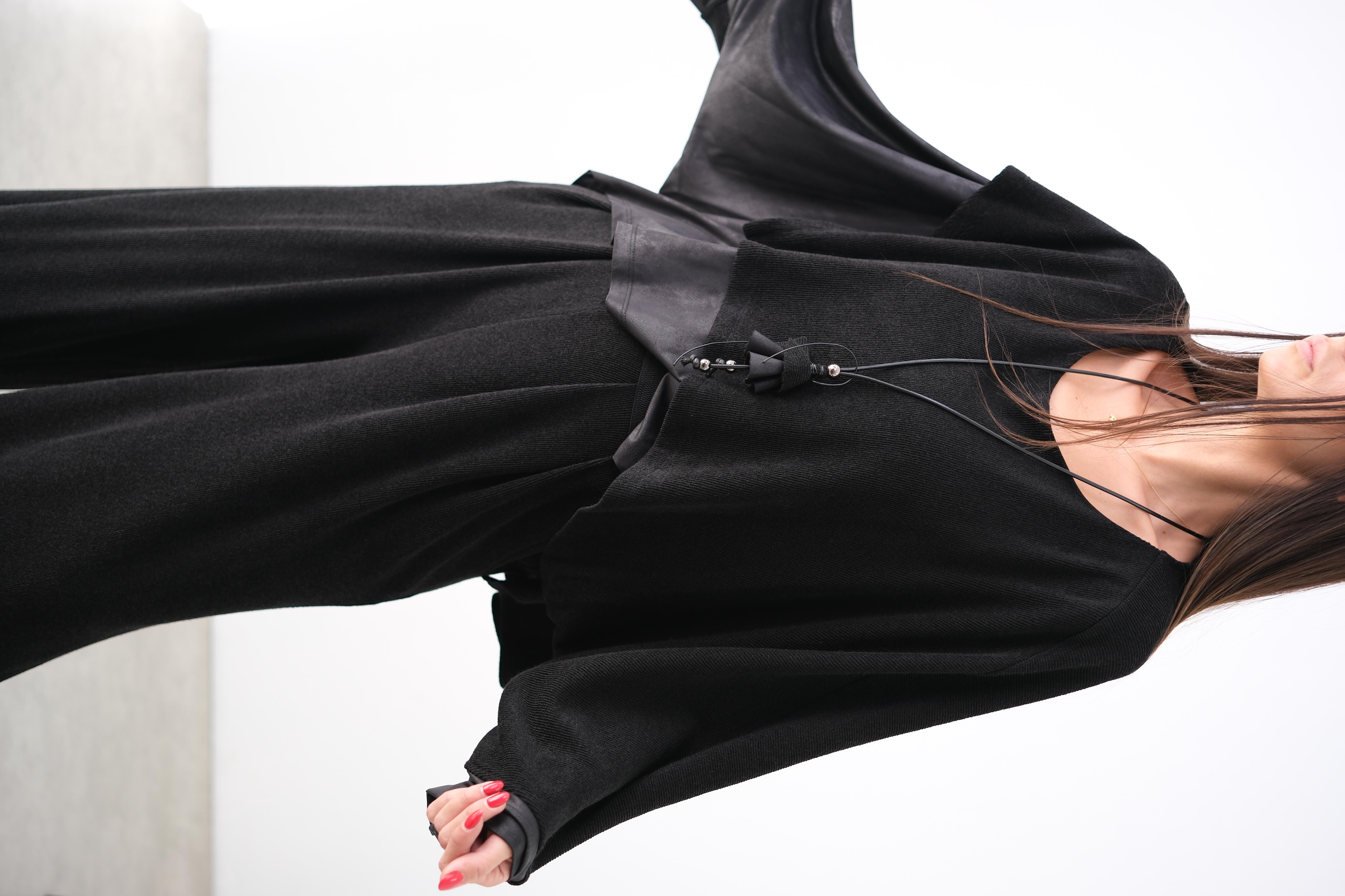 BRAVA KOLYELİ SİYAH BLUZ