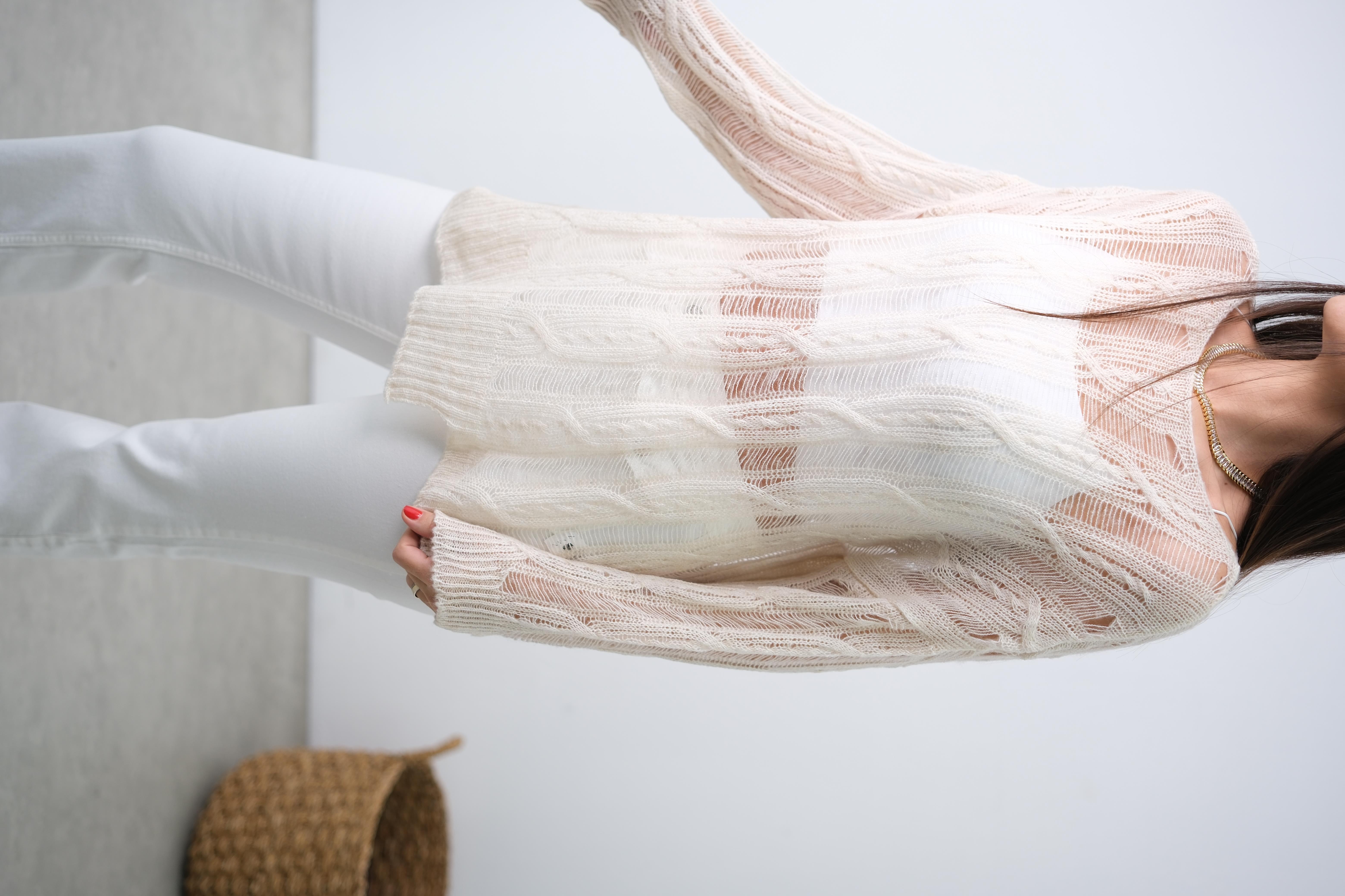 CEMPY AJURLU TAŞ FİLE BLUZ