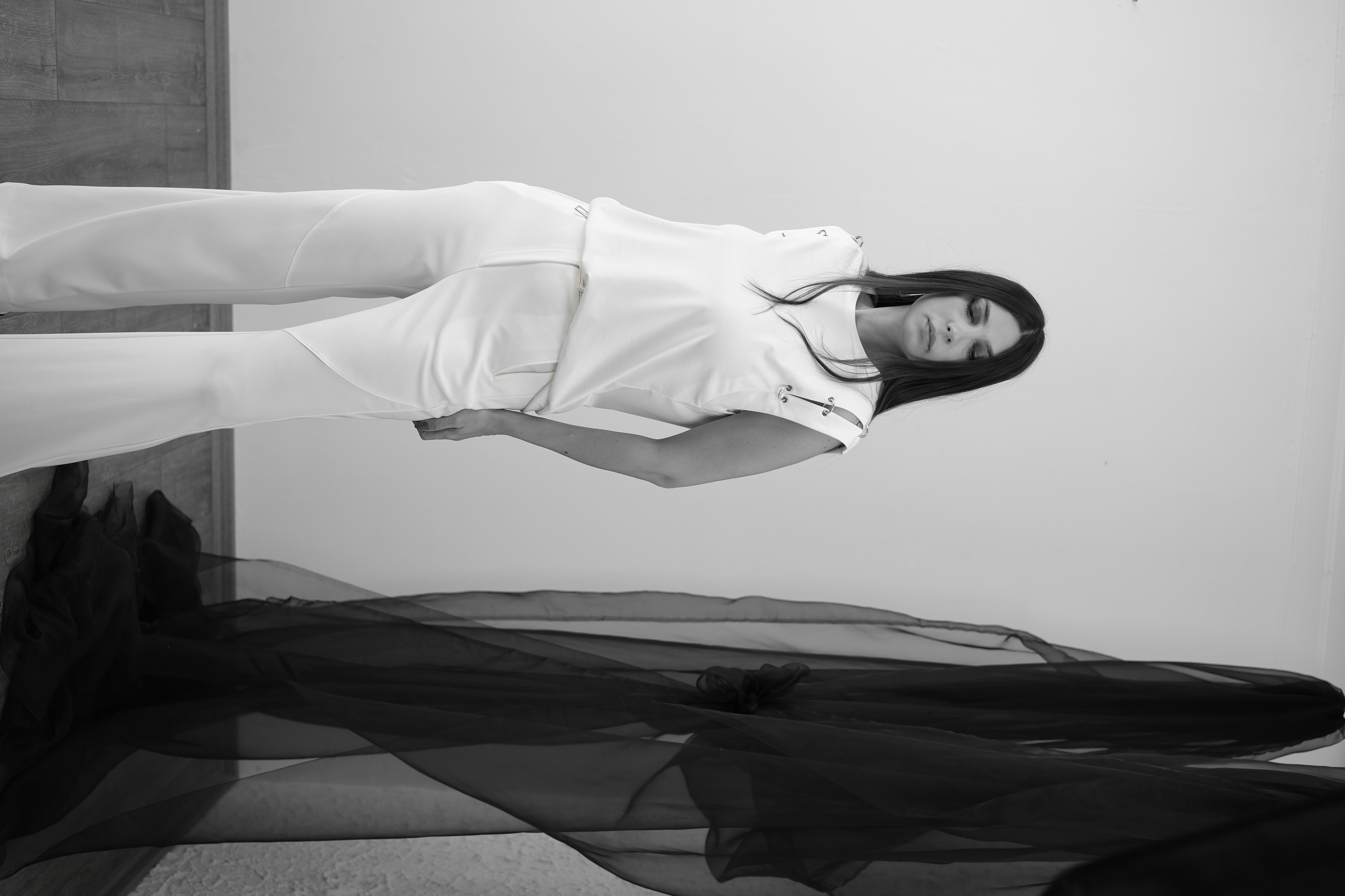 CHİA HALKA DETAYLI BEYAZ BLUZ