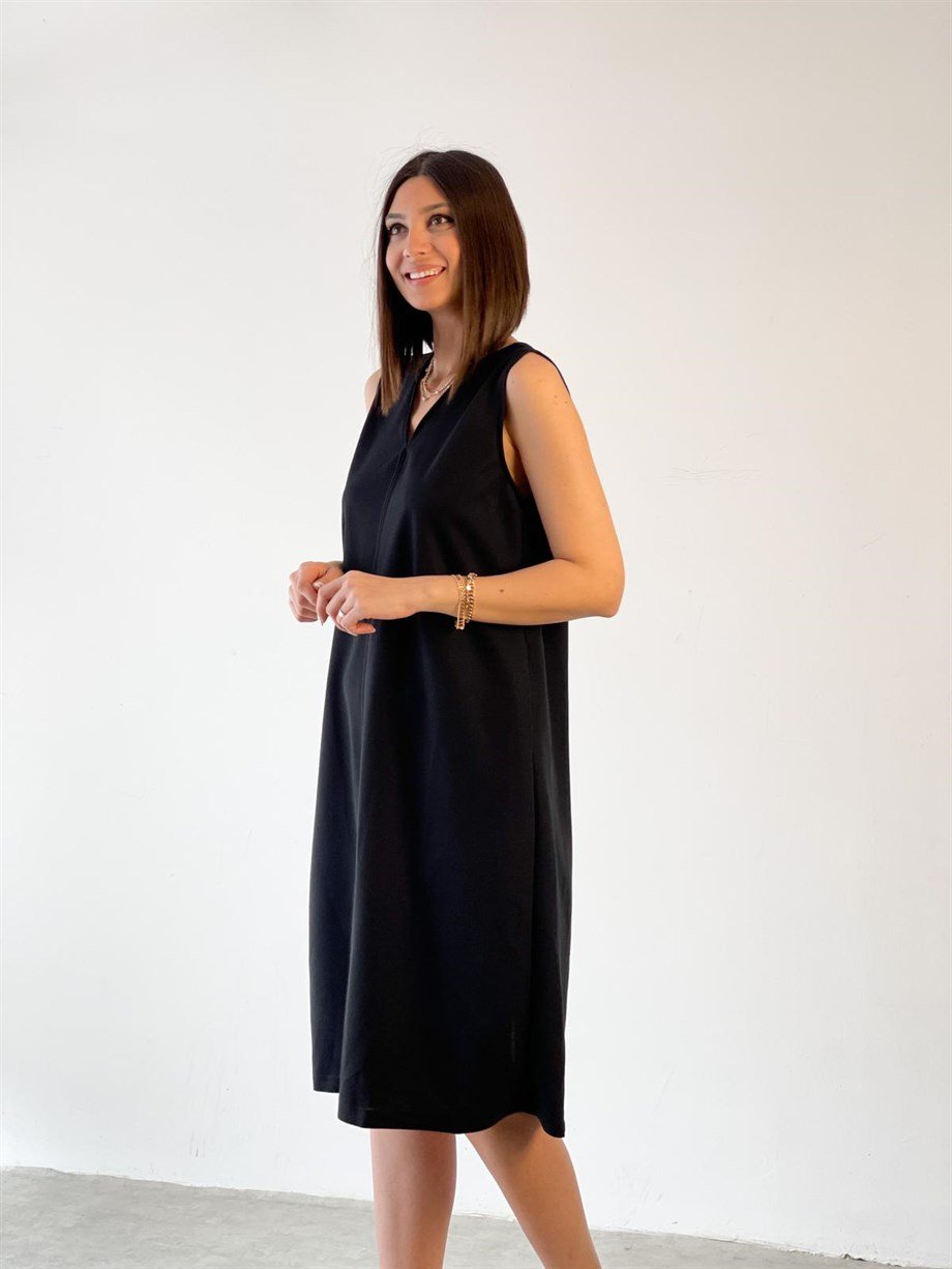 FAM ÖN ARKA V SİYAH ELBİSE