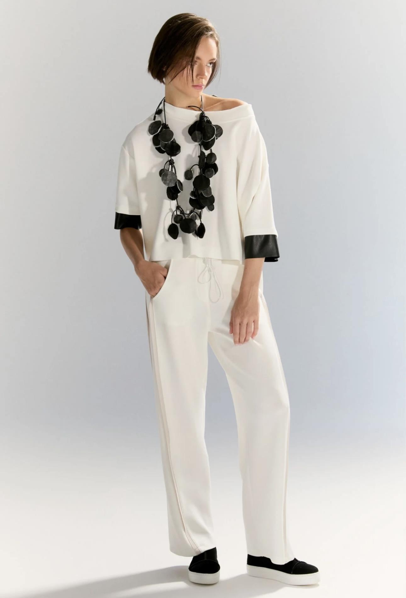 FEMME DİRSEK KOL BEYAZ MODAL BLUZ