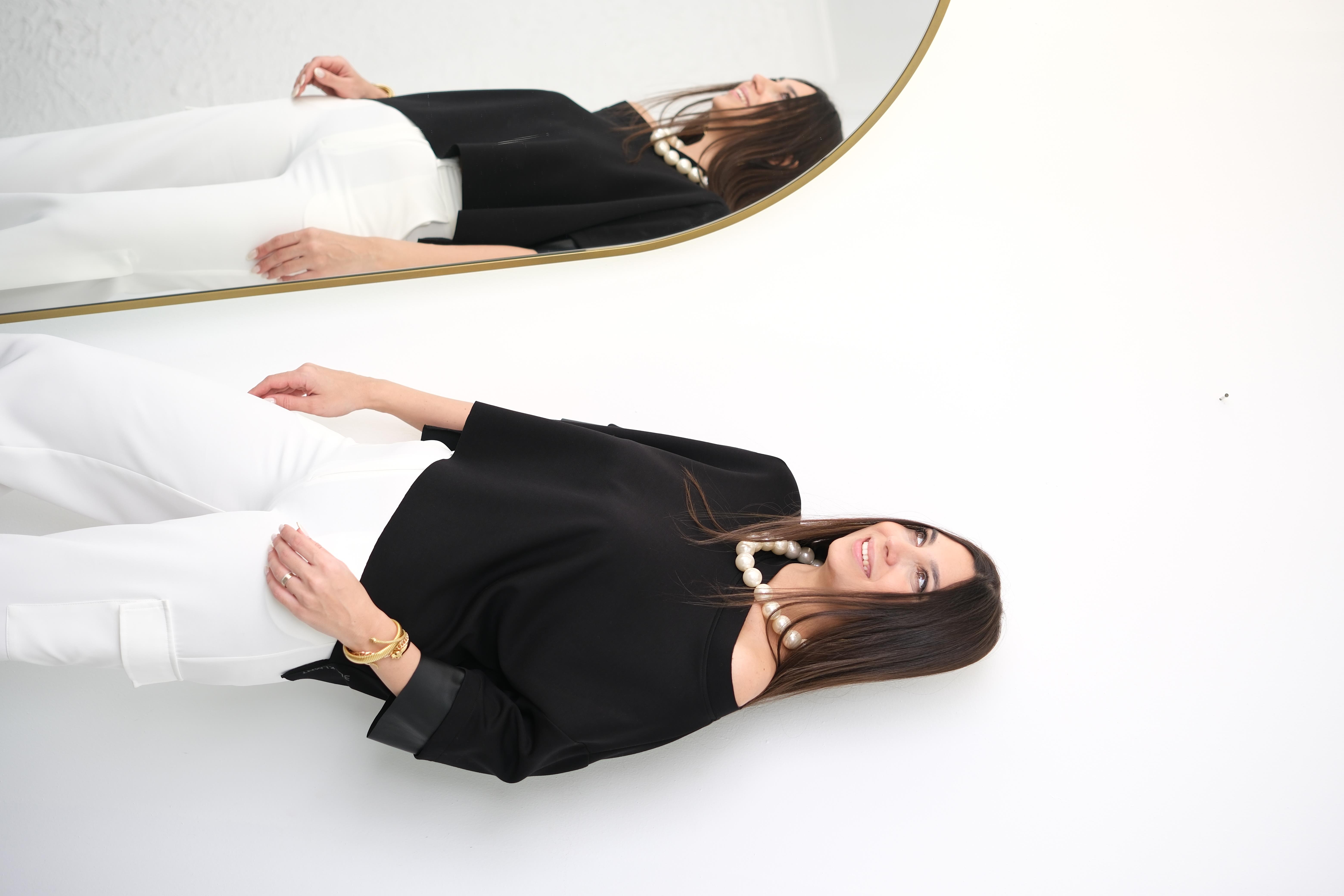 FEMME DİRSEK KOL SİYAH MODAL BLUZ