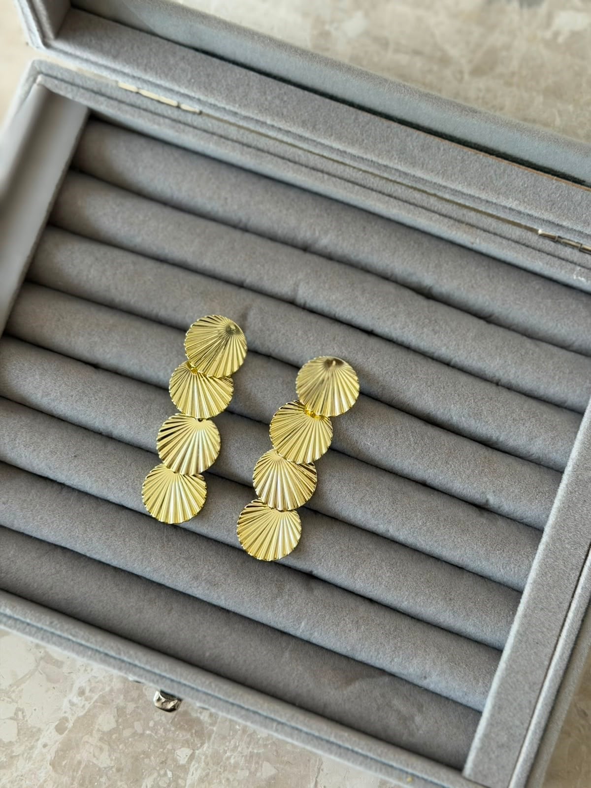 HAZEL DENİZ KABUĞU GOLD KÜPE