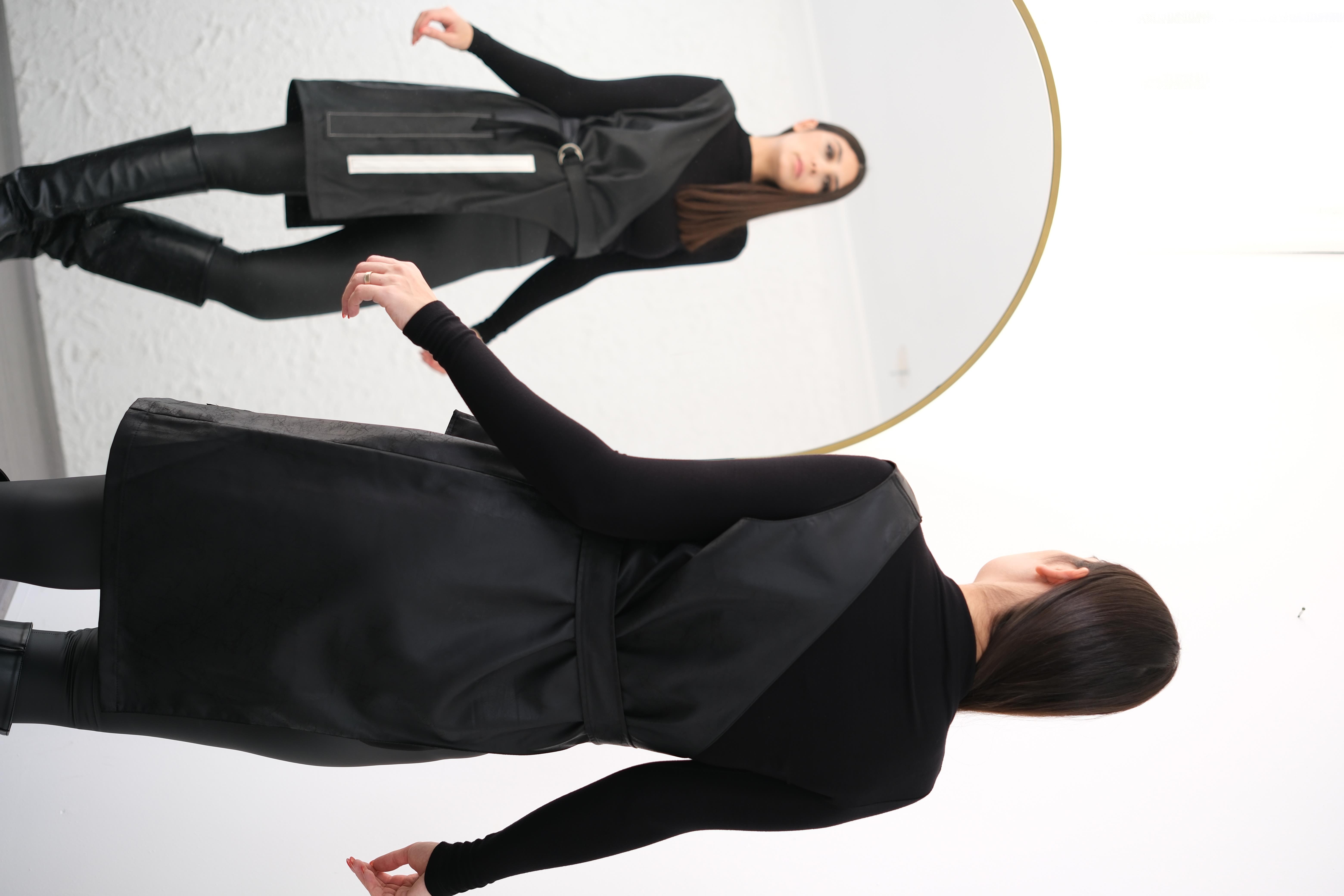 HELENA SİYAH DERİ YELEK