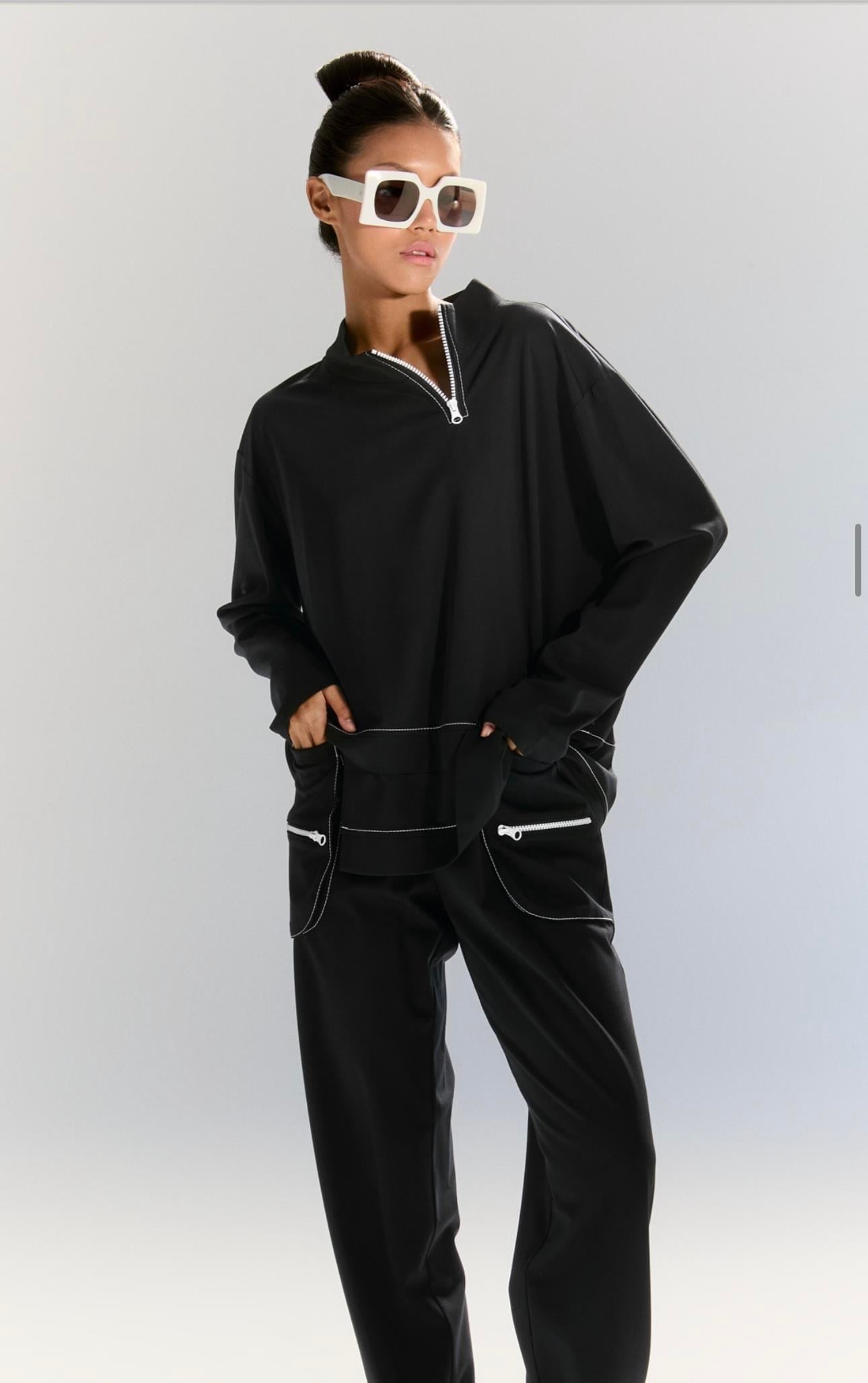 HİBİSCUS OMUZ DETAYLI SİYAH BLUZ