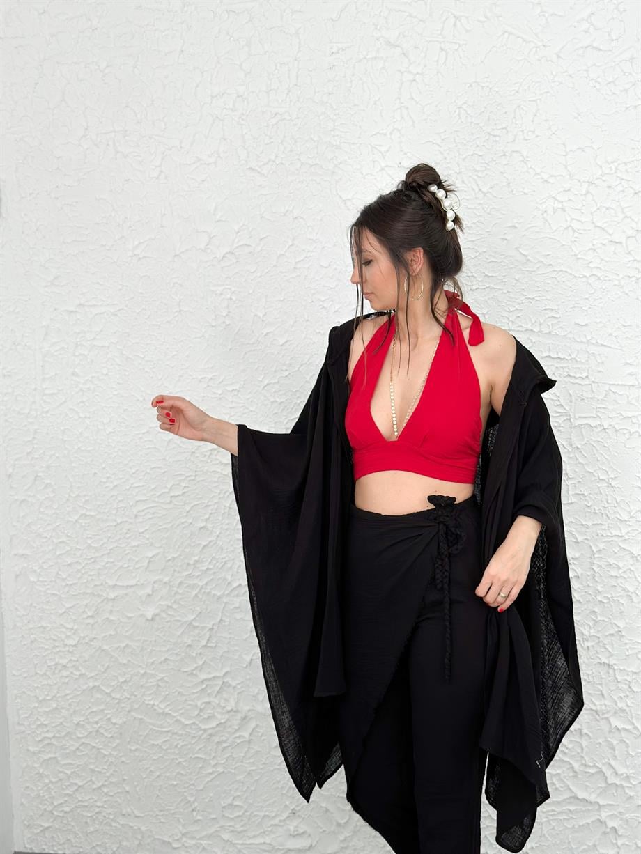 KAPŞONLU SİYAH PELERİN