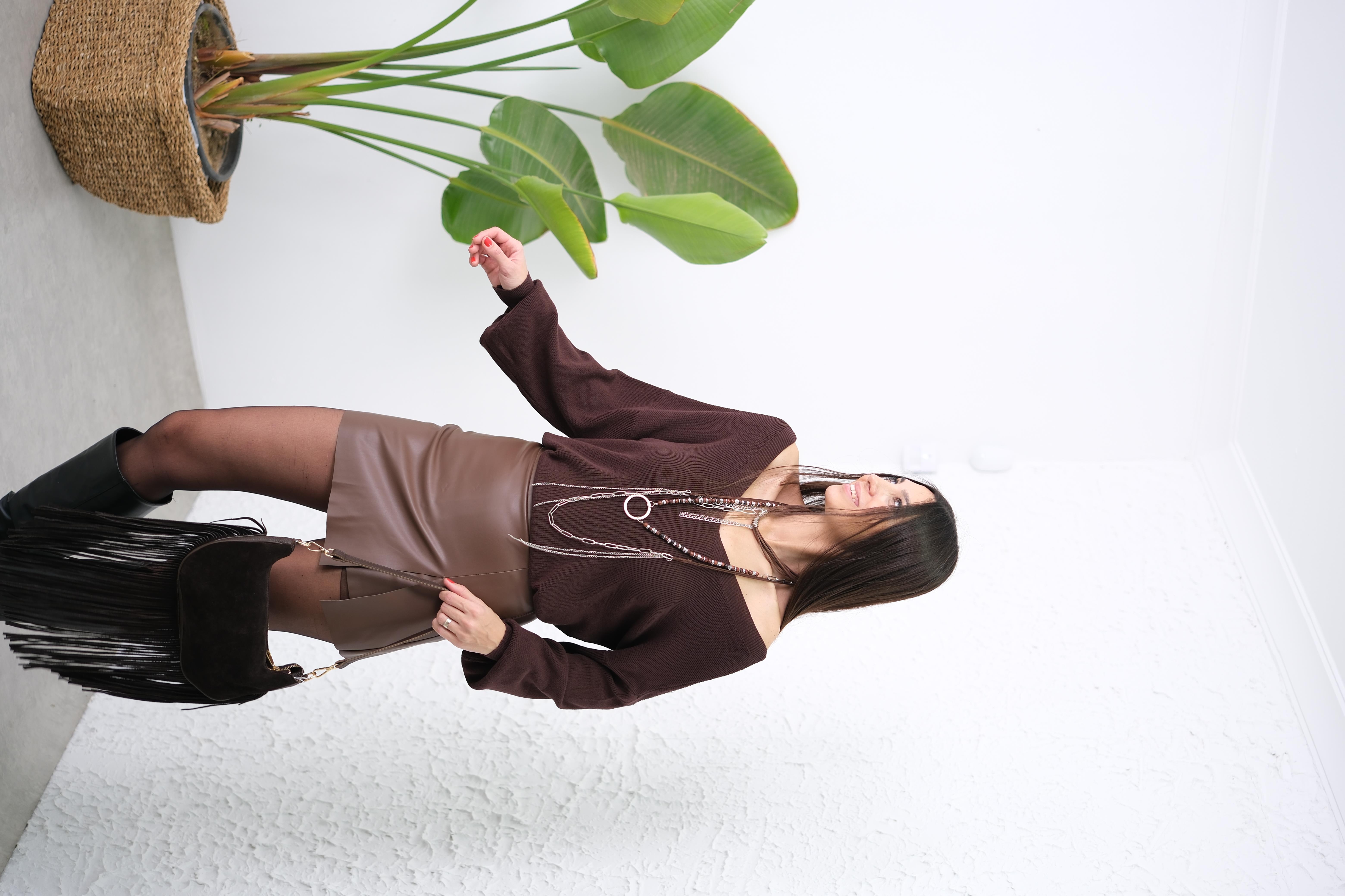 KİMPY V YAKA KAHVE BLUZ