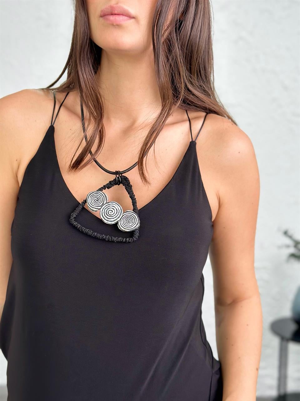 LENO HİPNOZ ÜÇGEN KOLYE