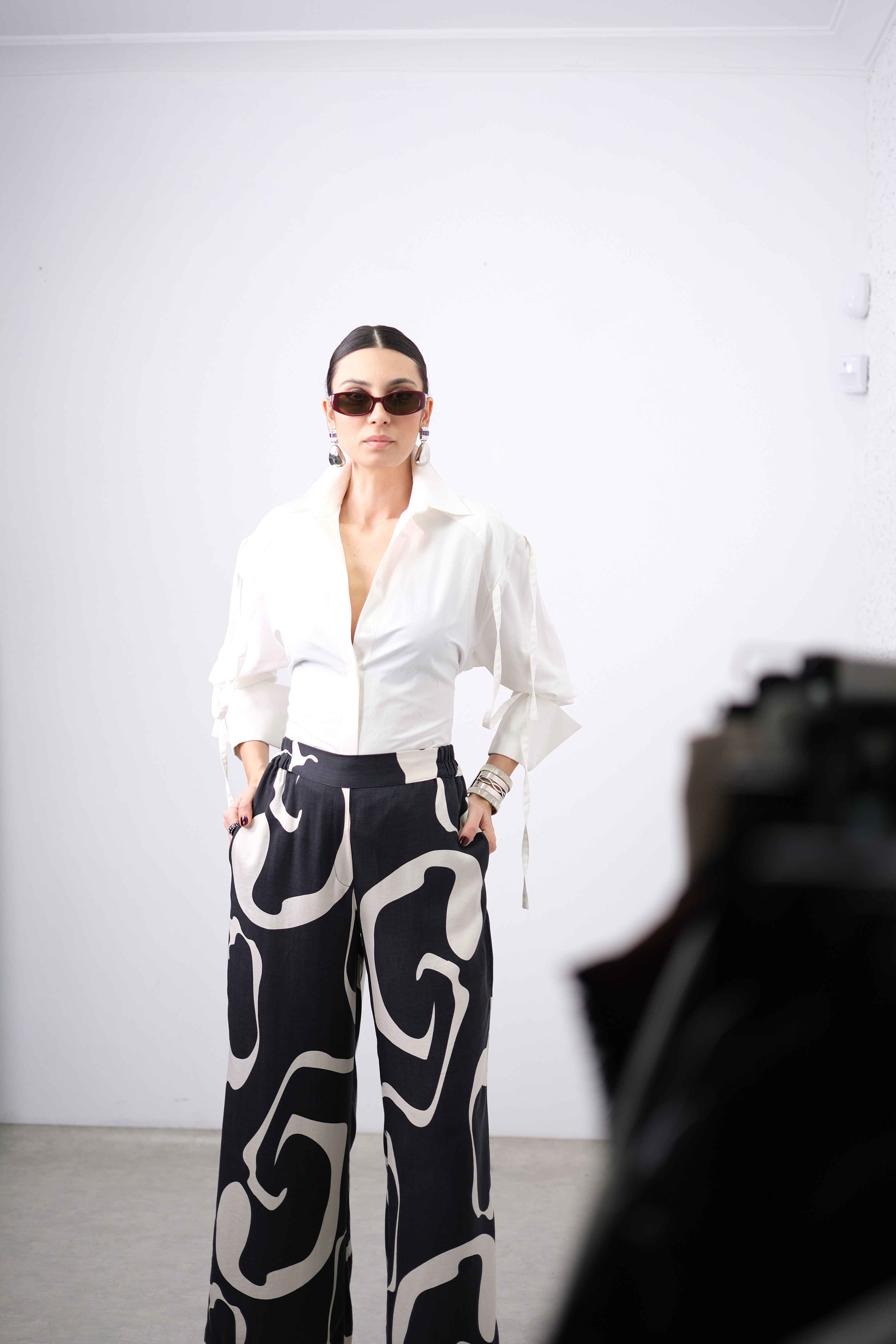 LUNA BAĞLAMA DETAYLI BEYAZ GÖMLEK