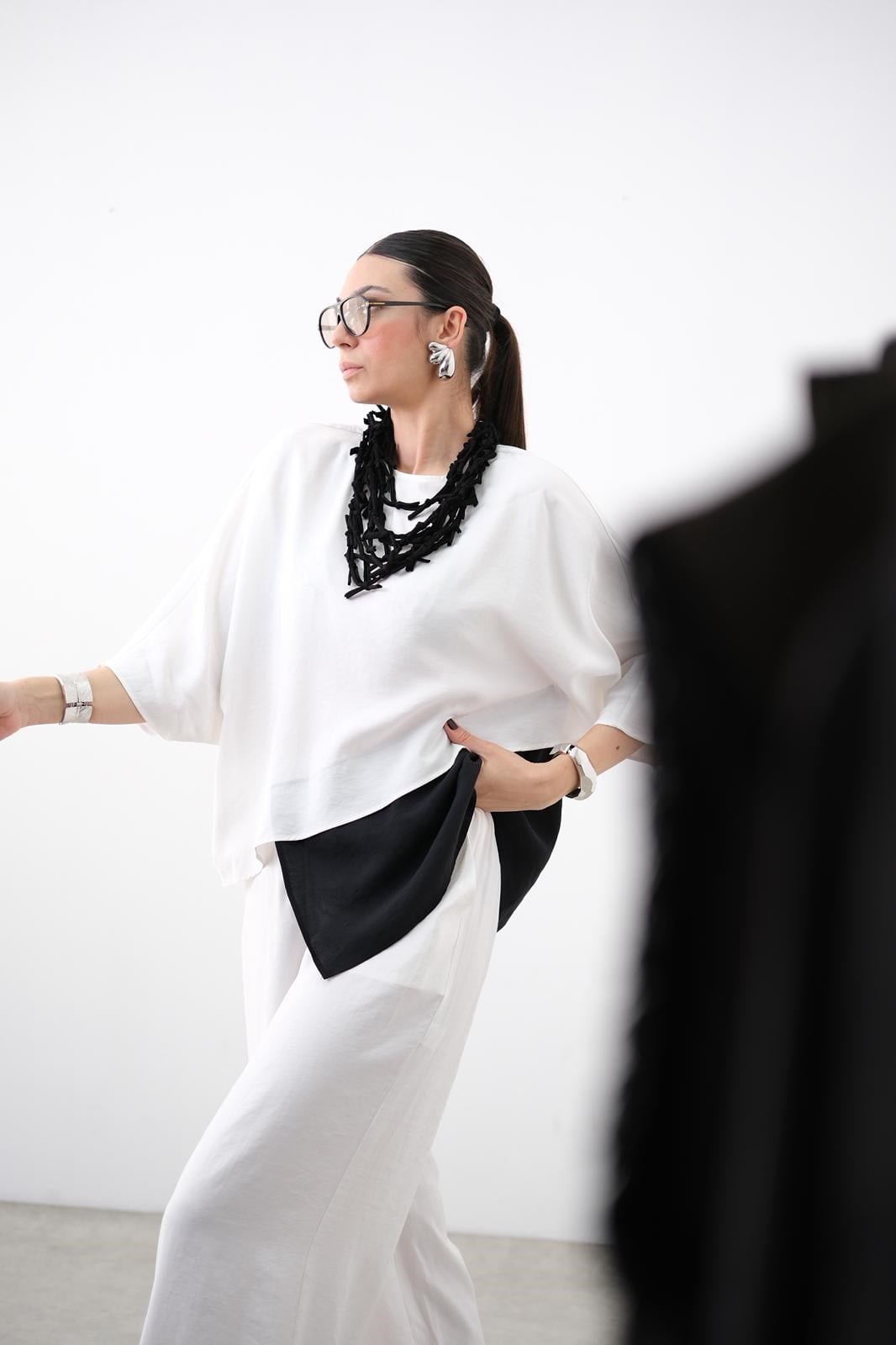 LUNE BLOOM KOLYELİ BEYAZ BLUZ