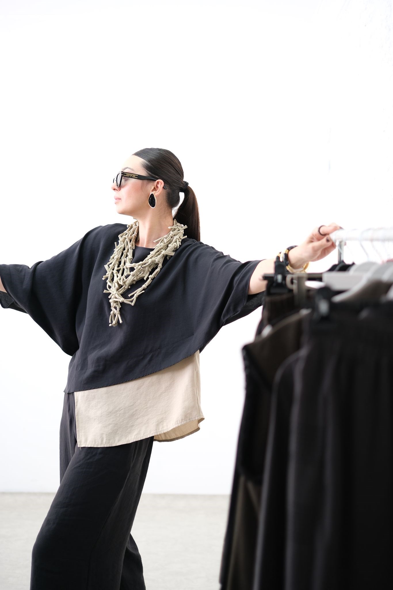 LUNE BLOOM KOLYELİ SİYAH BLUZ