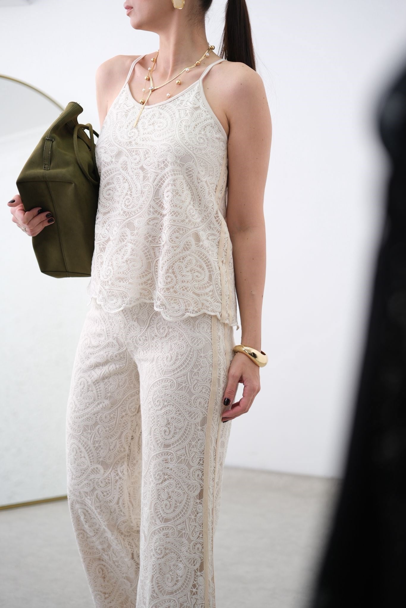 MALDİVES ASKILI GÜPÜR BEJ BLUZ