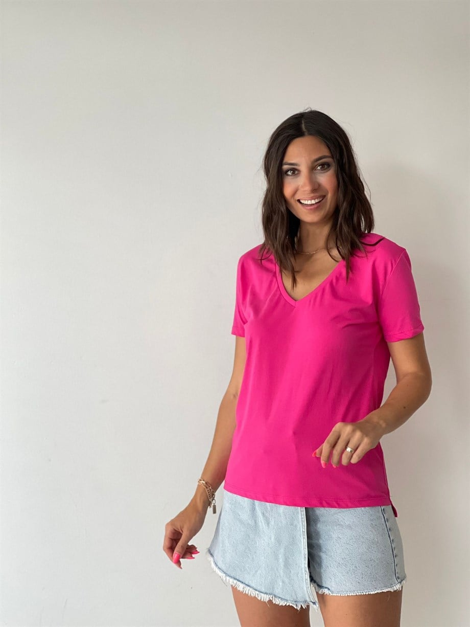 MOYER V YAKA PEMBE TİŞÖRT