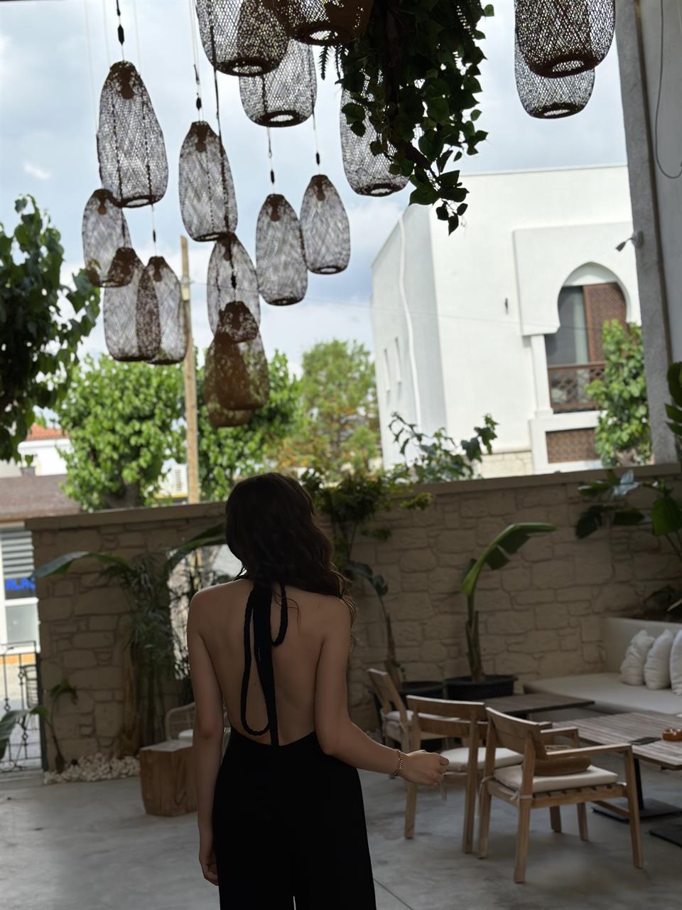 NİDAS SIRT DEKOLTELİ SİYAH TULUM