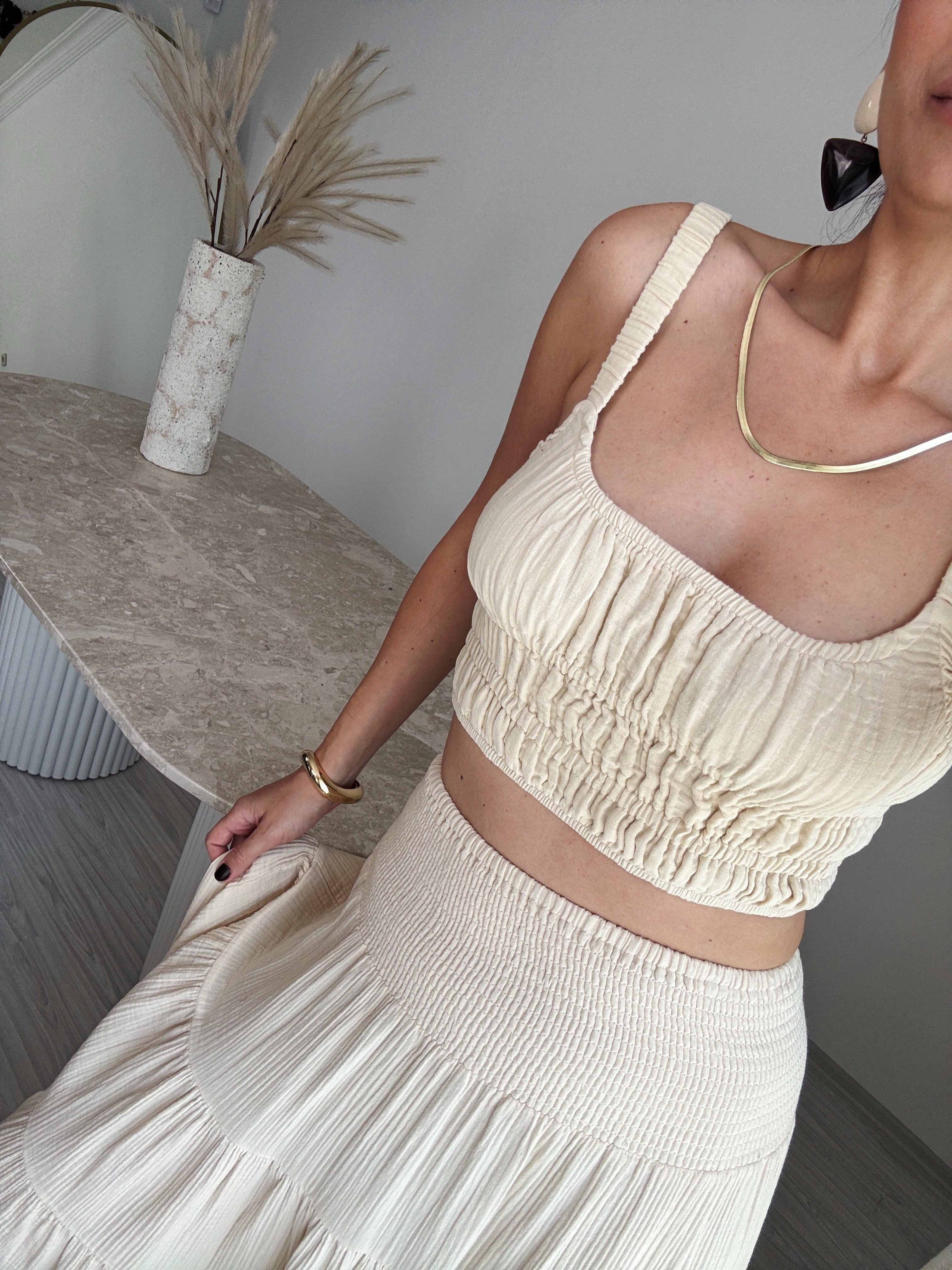 NİLS BÜZGÜ DETAYLI BEJ CROP