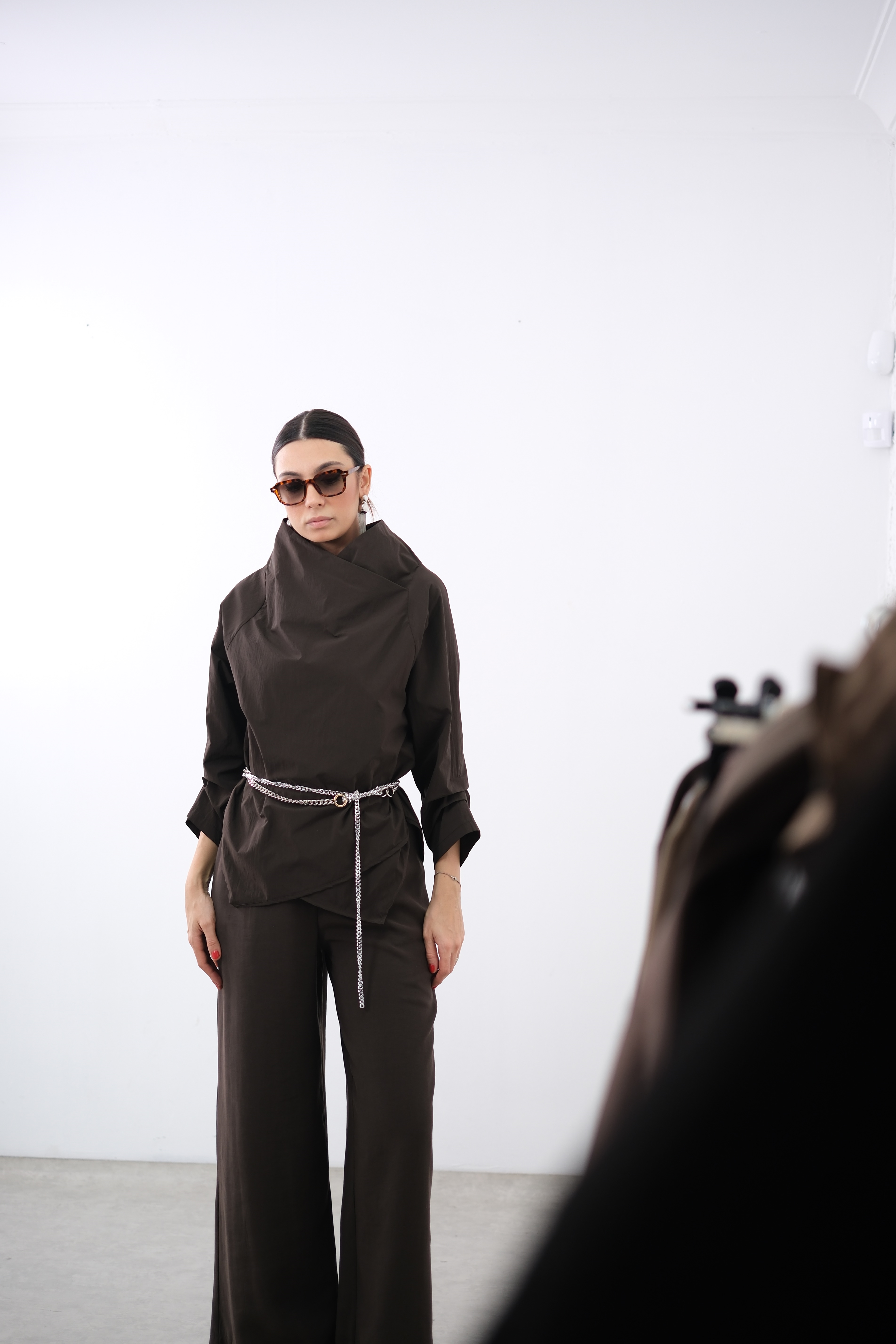 POLLY KOL DETAYLI KAHVE BLUZ