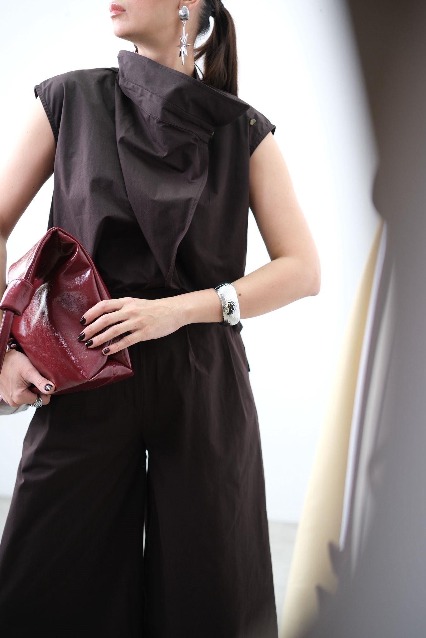 POPLY YAKA DETAYLI KAHVE BLUZ