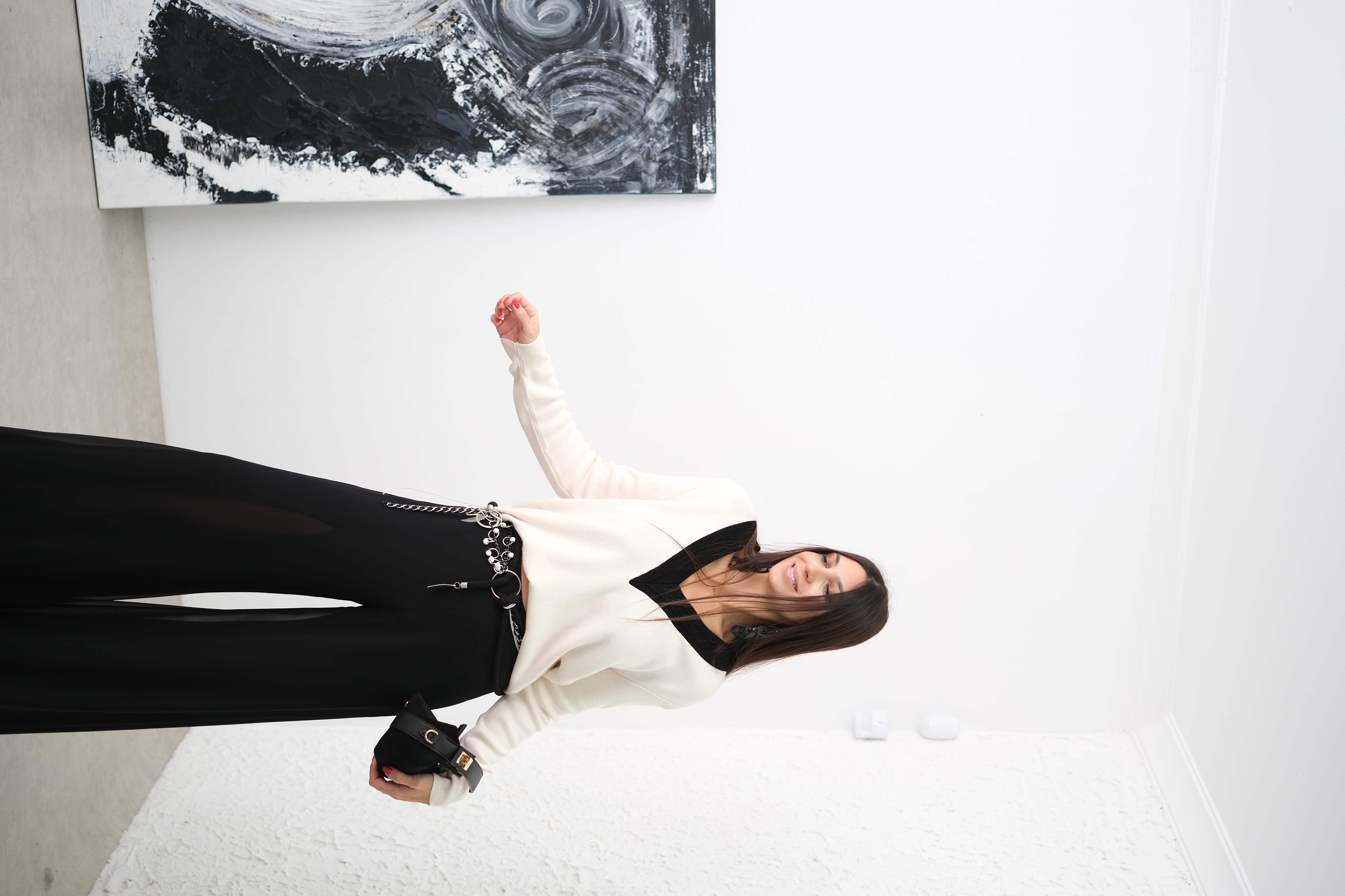 PULA V YAKA KREM TRİKO