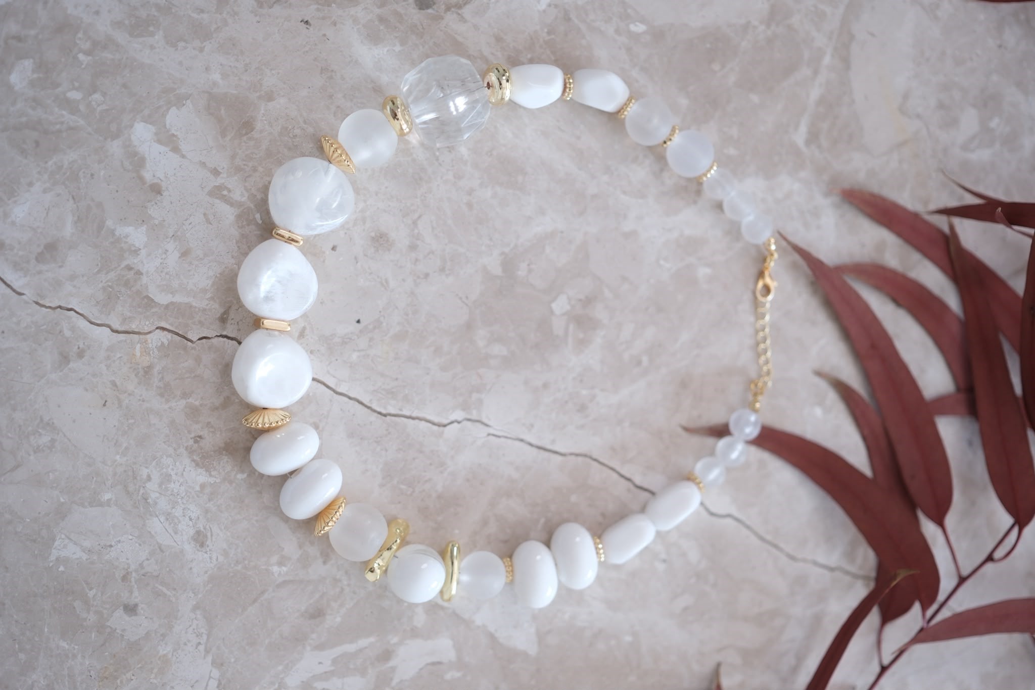 REMİ BEYAZ-GOLD KOLYE