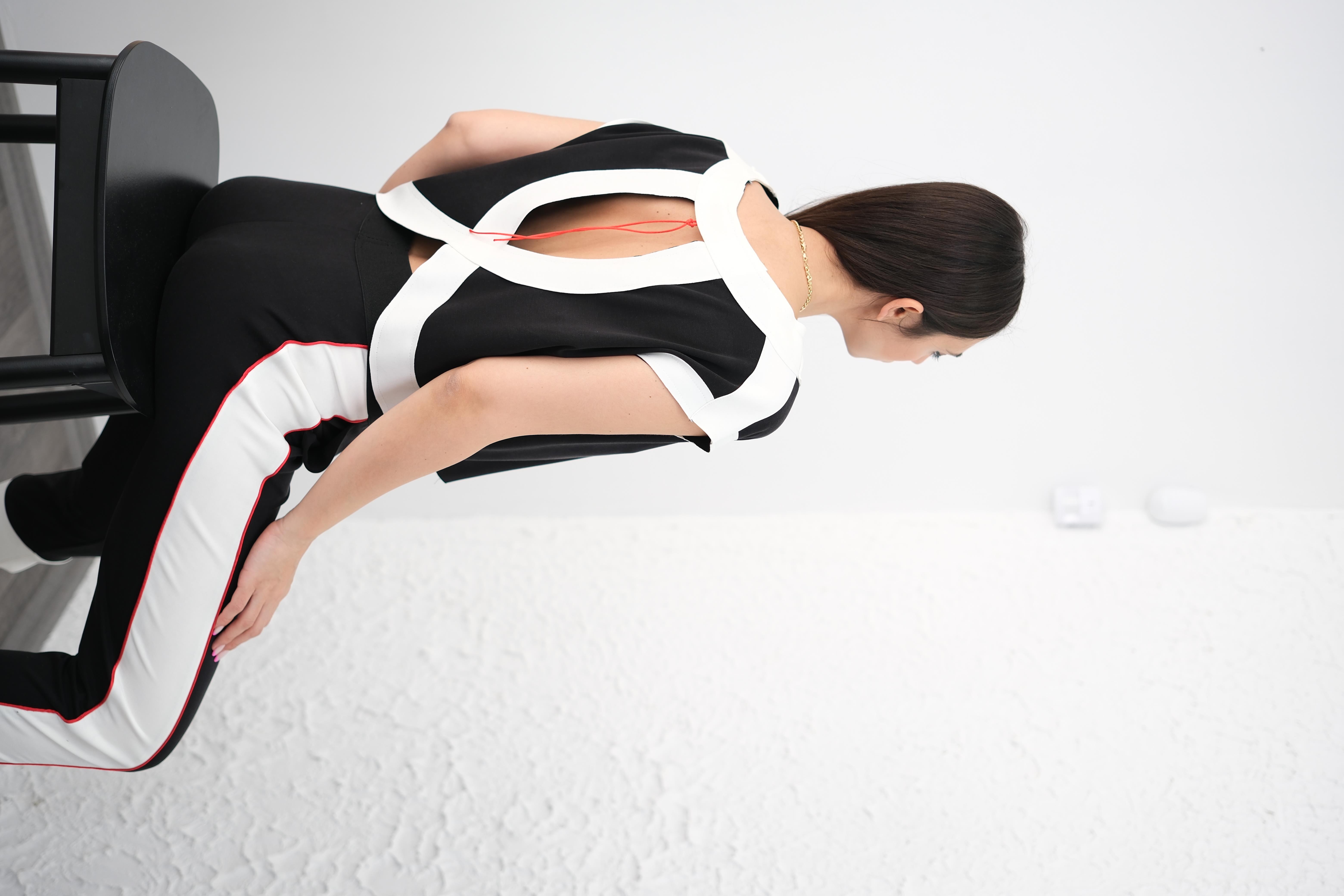 SALİNA SIRT DETAYLI SİYAH BLUZ