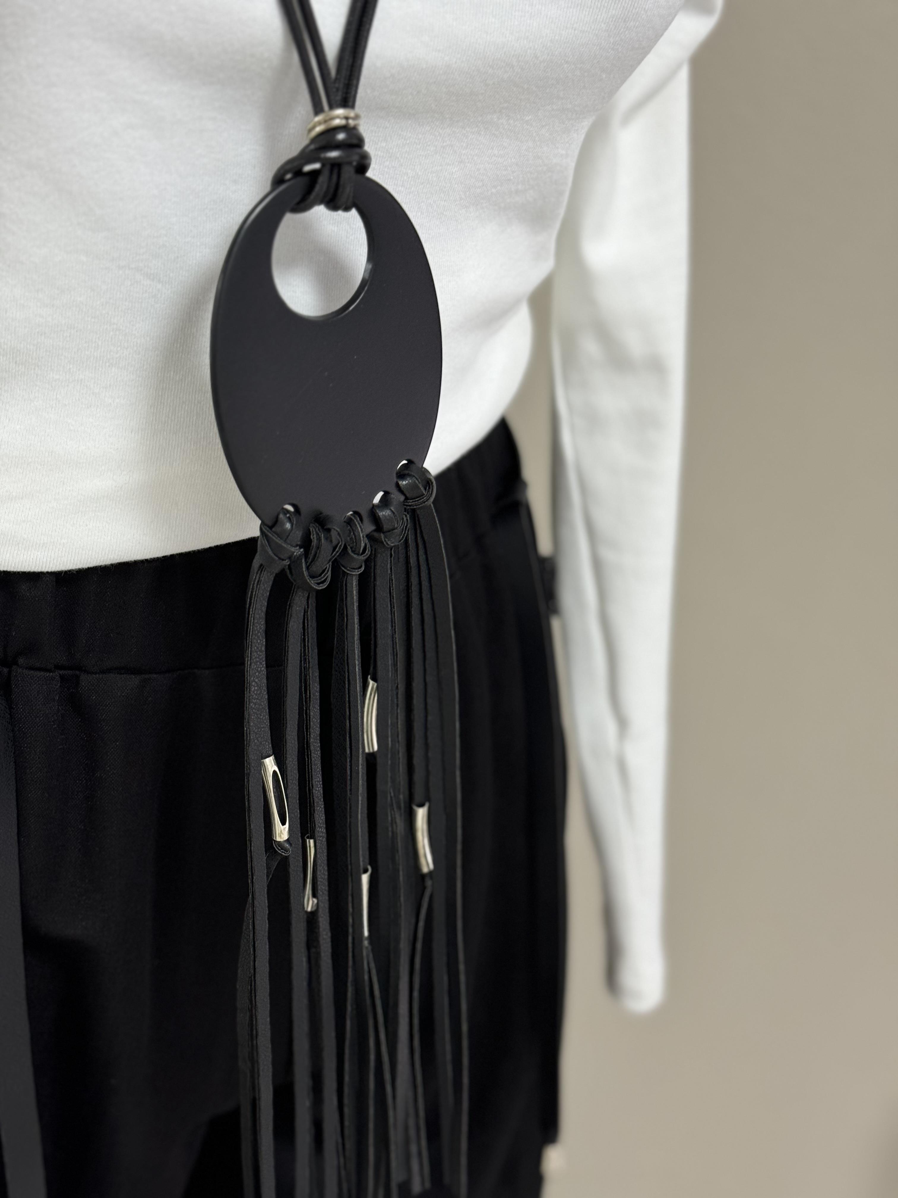 TASY SİYAH TASARIM KOLYE