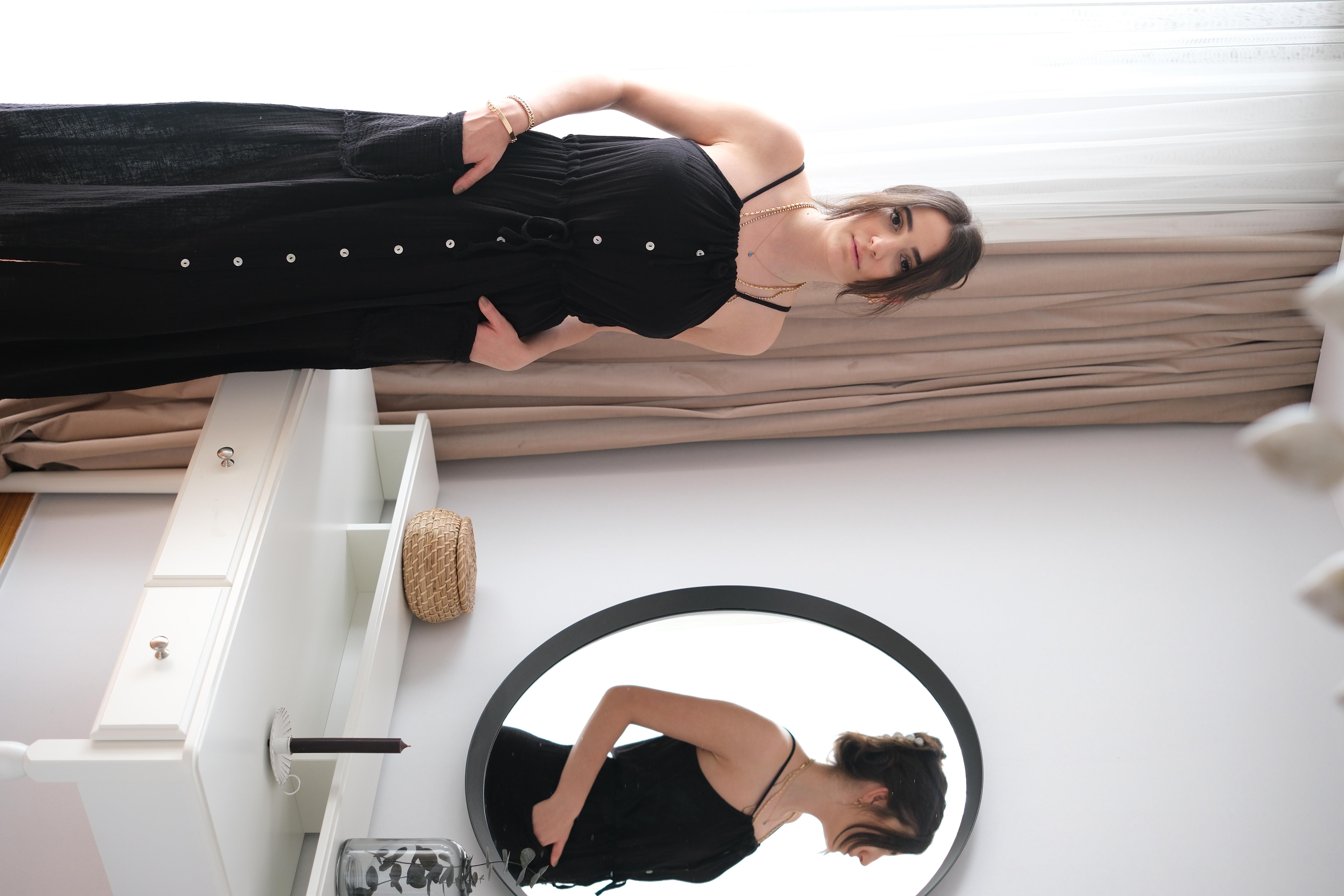 TELİSA DÜĞMELİ SİYAH ELBİSE