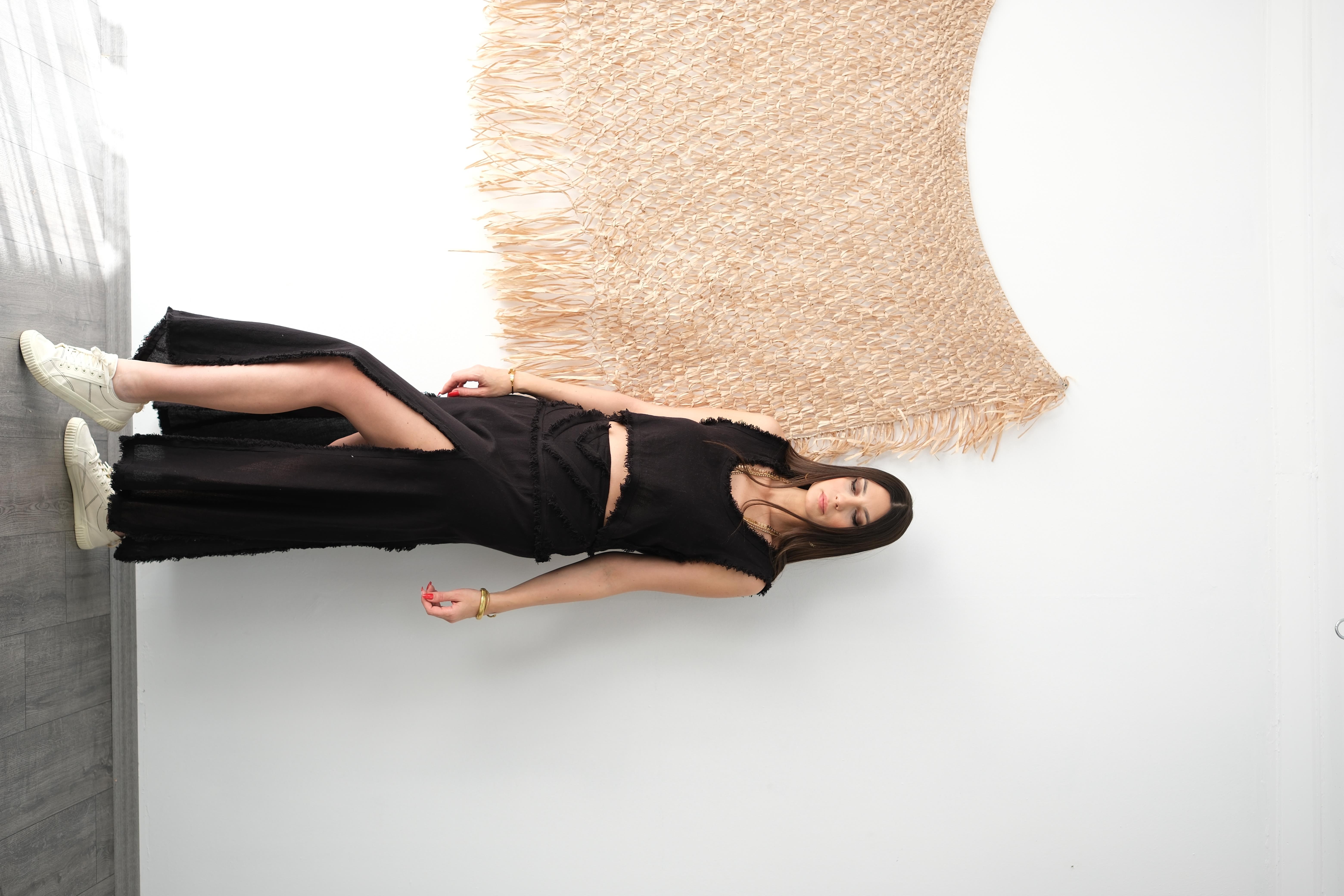 TİNOS YIRTMAÇLI PÜSKÜL SİYAH ETEK