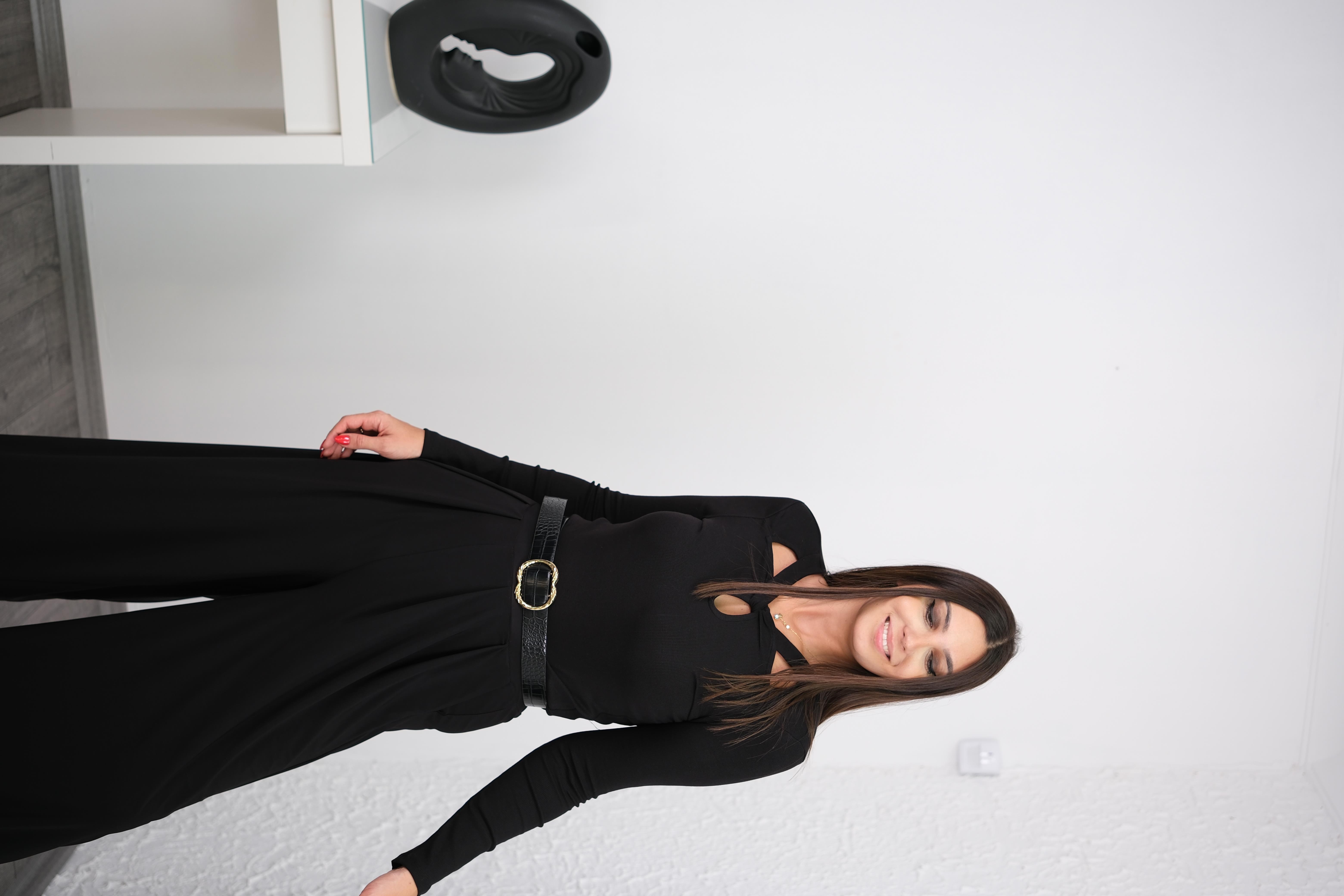 VERSE ÇAPRAZ YAKA SİYAH BLUZ