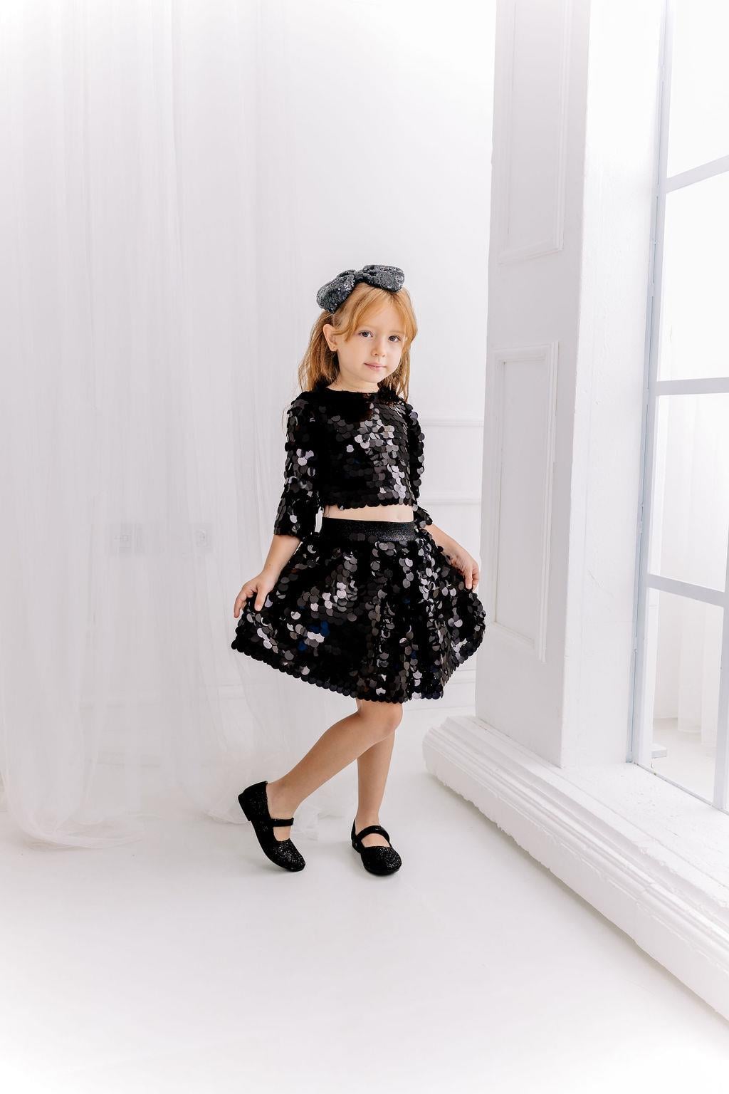 BLACK CLOUDY SKIRT AND OVERSIZE CROP