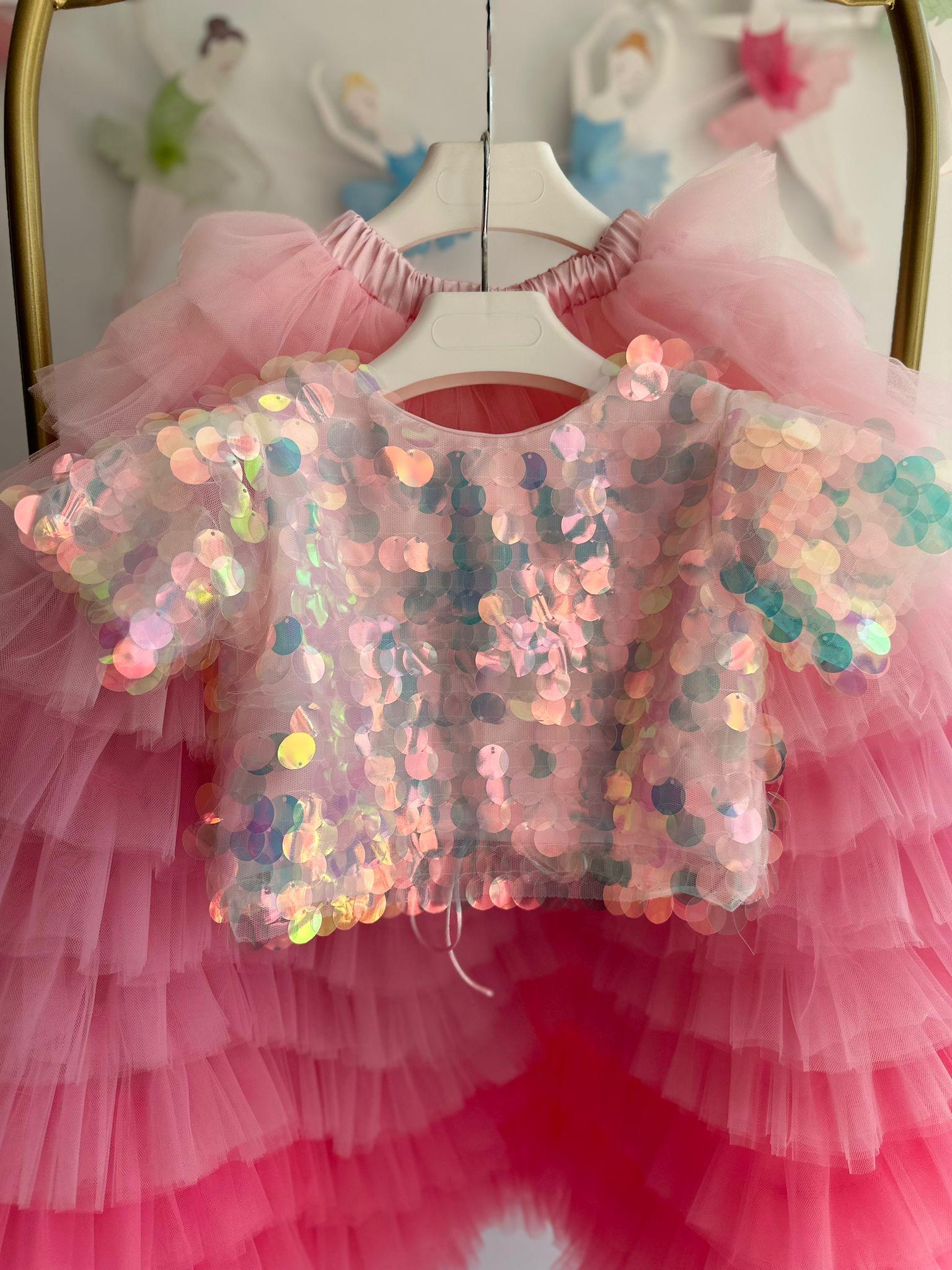 SUGAR CANDY LONG SKIRT& PINK OVERSIZE CROP TOP