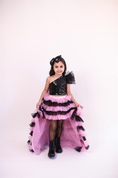 BLACKPINK SKIRT WITH TAIL AND BLACK ONE SHOULDER  CROP (ETEK-CROP TAKIM)