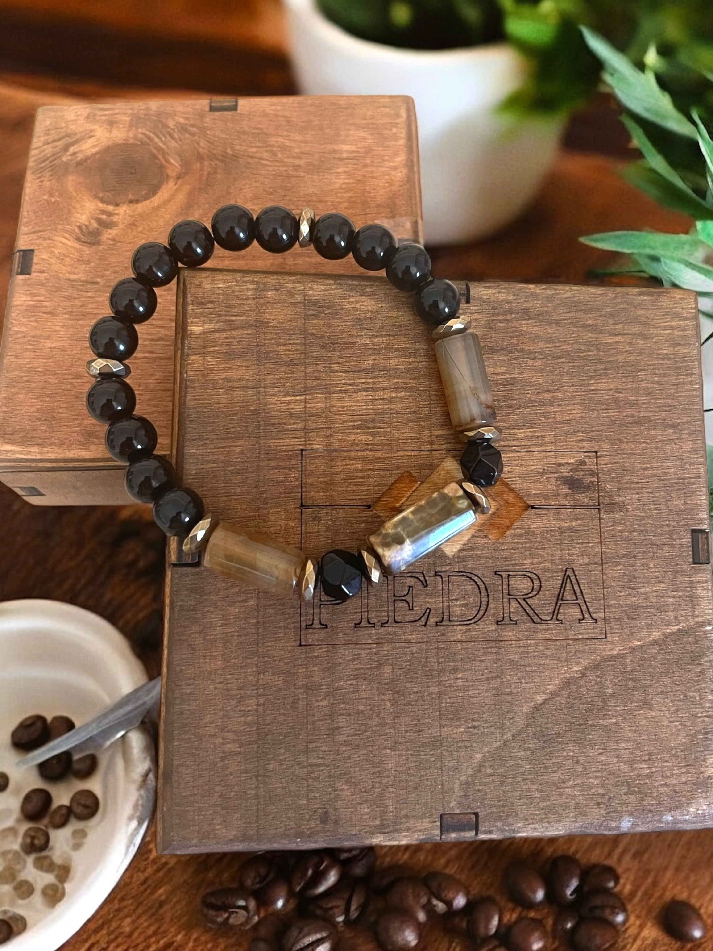 Piedra Jewels Özel Tasarım Akik ve Oniks BileklikPiedra Jewels Özel Tasarım Akik ve Oniks BileklikPiedraJewels