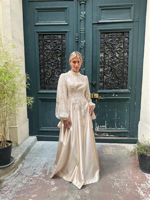 Bella (Rental)