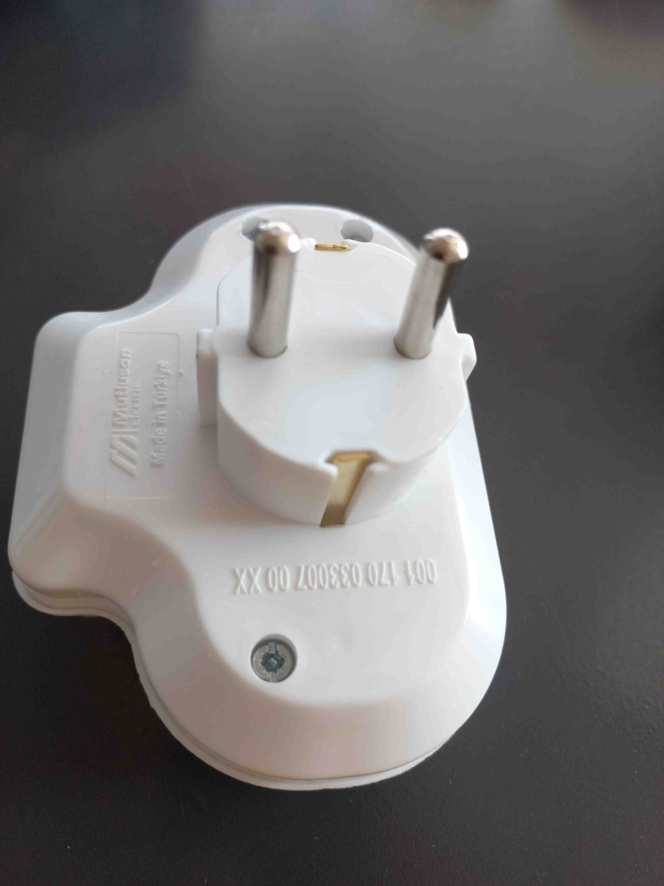 Mutlusan İkili Topraklı Fiş-Priz Anahtarlı  001170033007