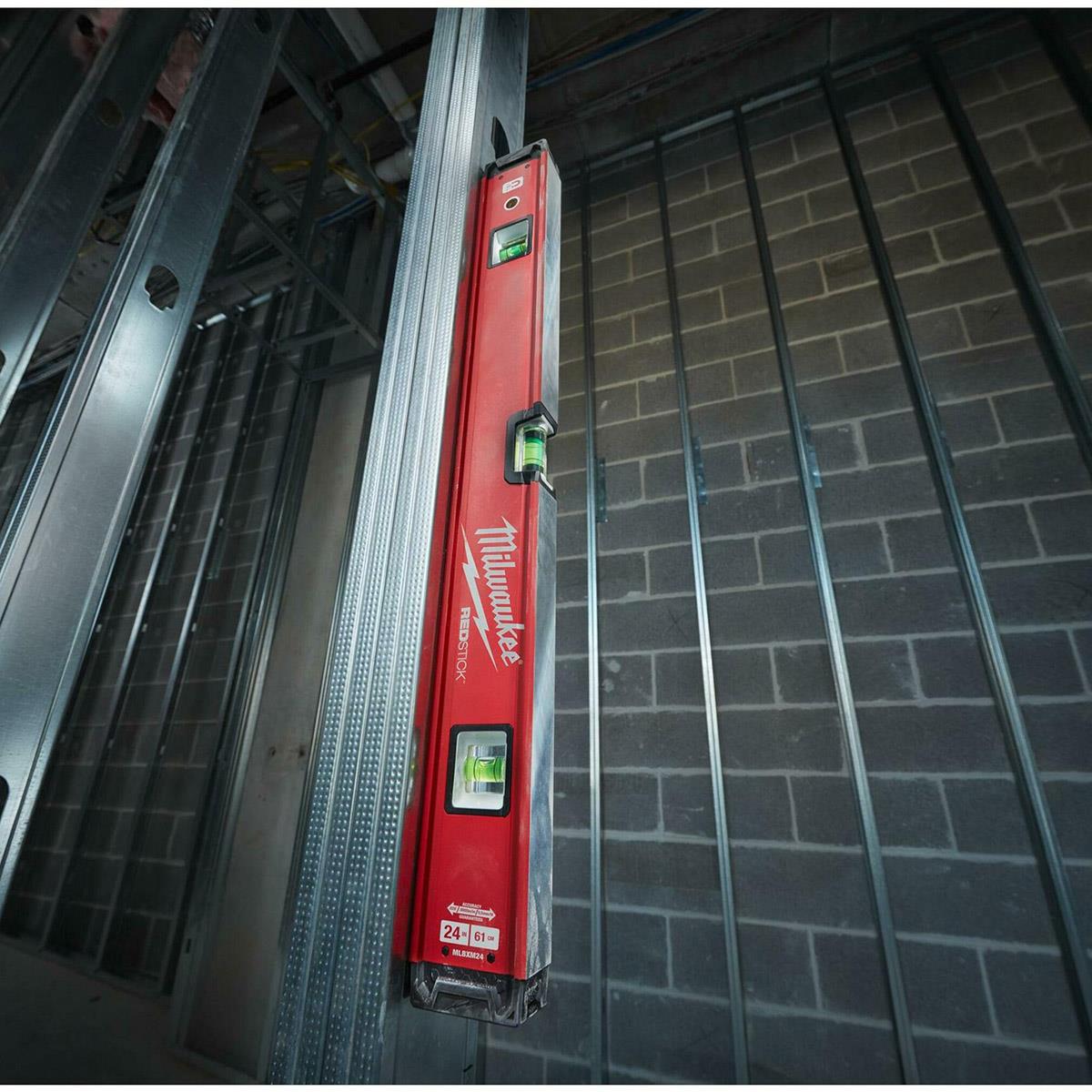 Milwaukee RedStick Su Terazisi Kompakt Manyetik 60 CM 4932459063