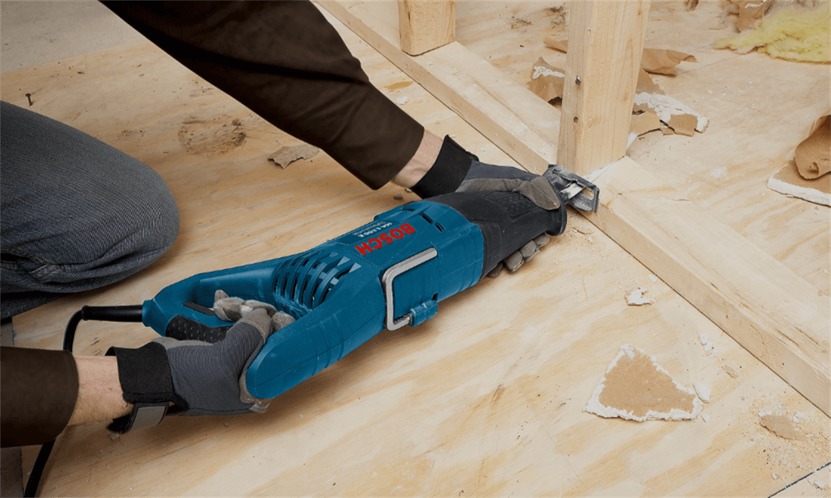 Bosch GSA 1100 E Profesyonel Panter Tilki Kuyruğu Testere 1100W