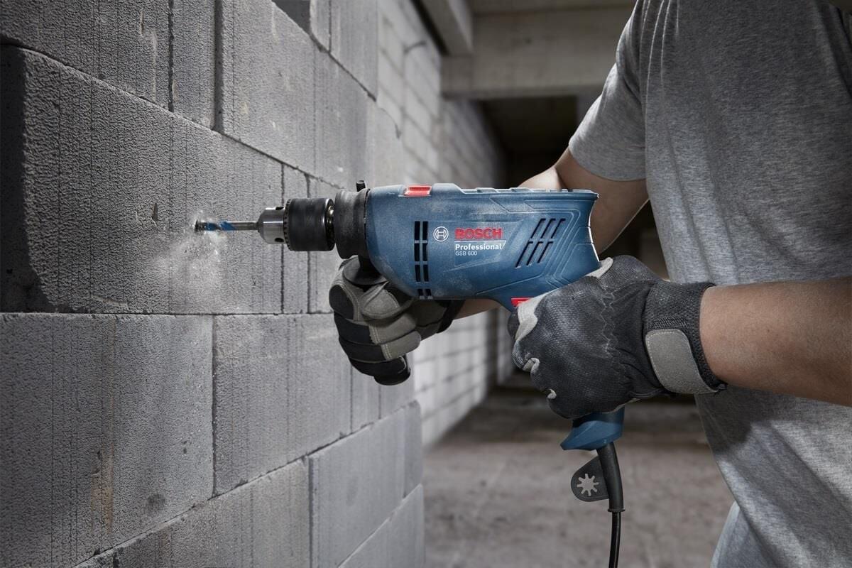 Bosch GSB 600 Darbeli Matkap Set 600W + 100 Parça Aksesuar Seti