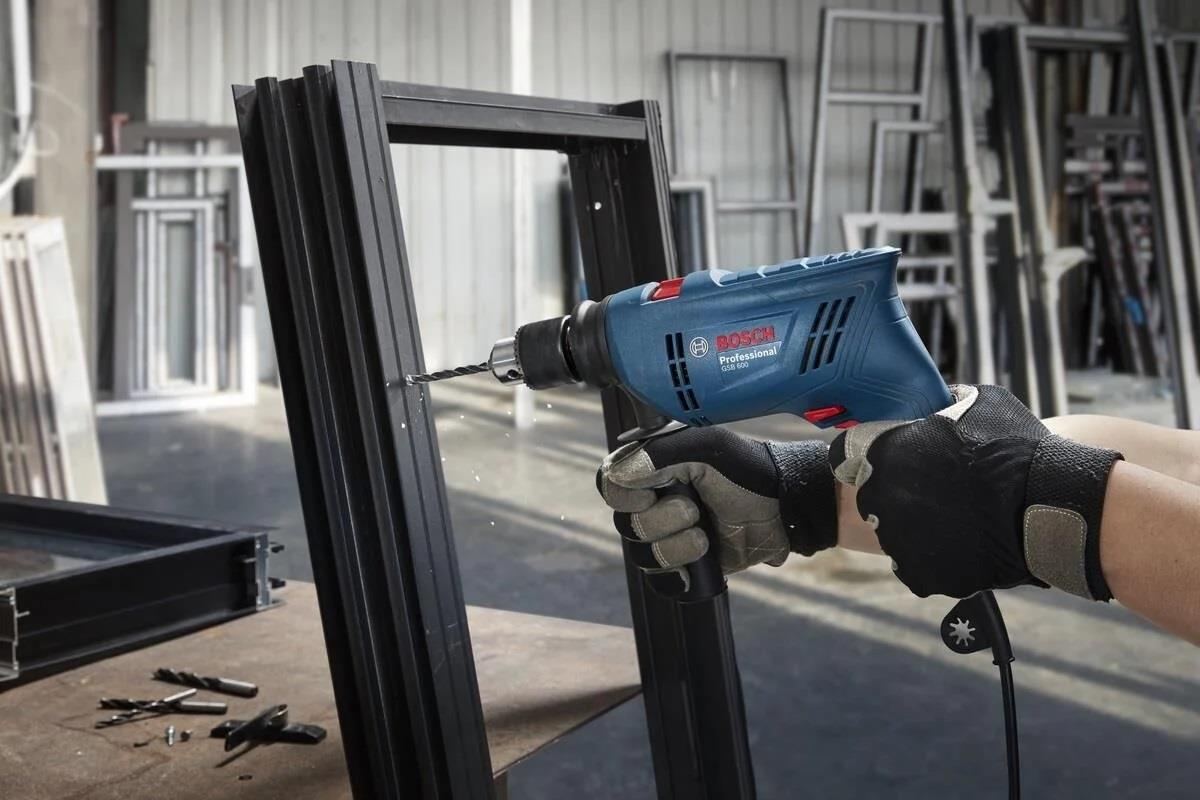 Bosch GSB 600 Darbeli Matkap Set 600W + 100 Parça Aksesuar Seti