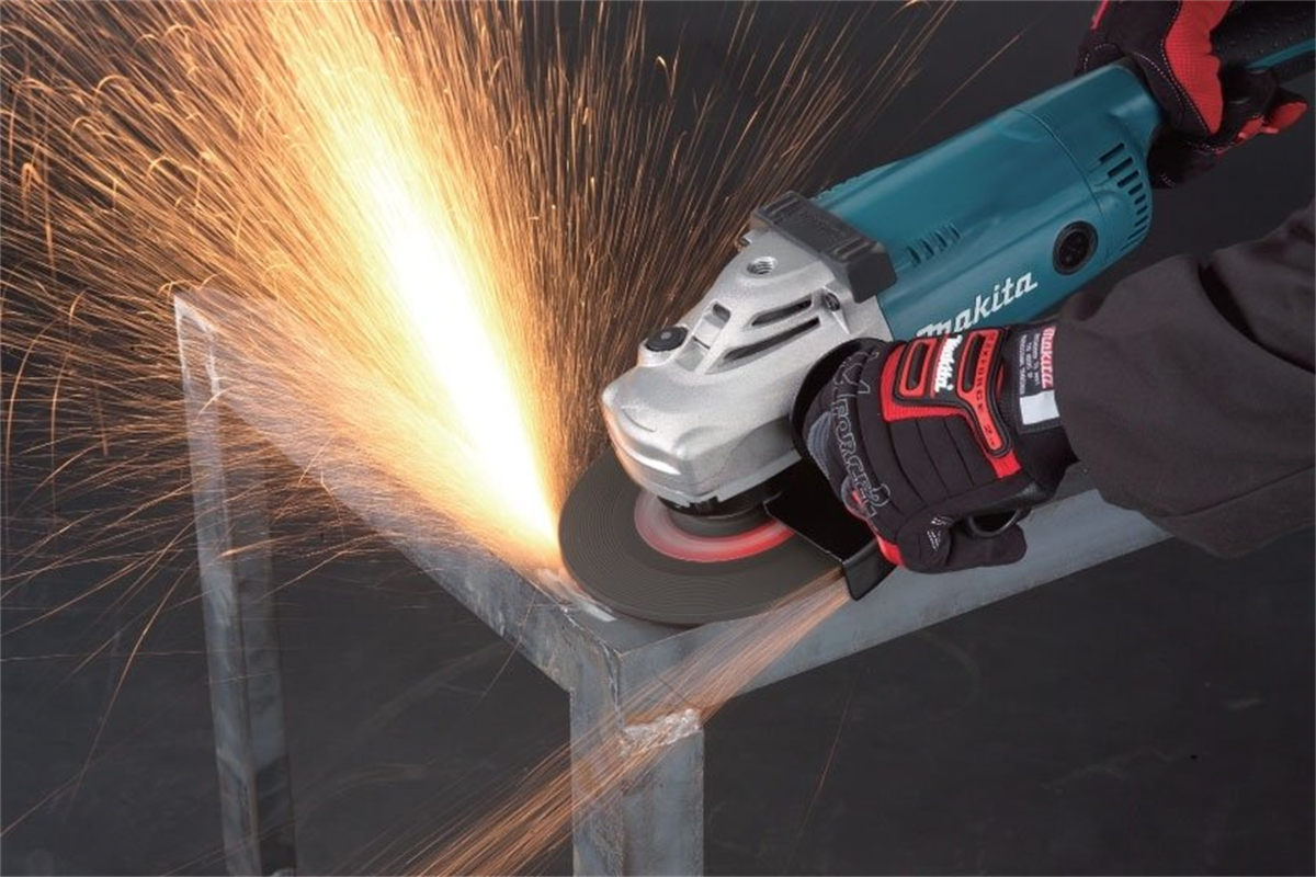 Maki̇ta GA7020 Büyük Taşlama Maki̇nesi̇ 2200w - 180mm